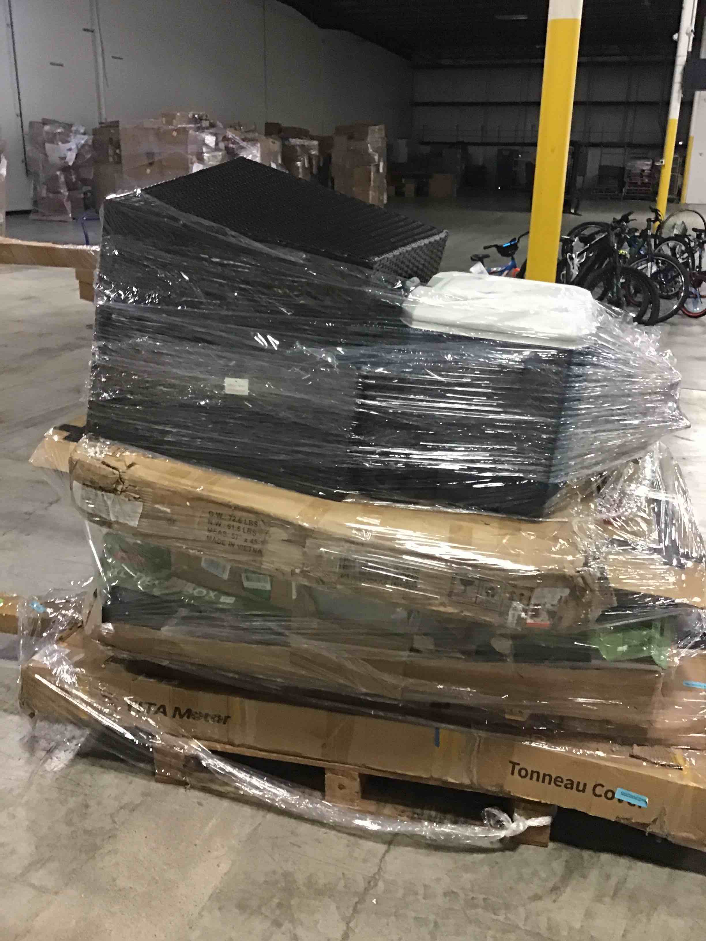 https://s3.amazonaws.com/lotting-images-prod/bidfta/RED2316353_1689777428285.jpeg