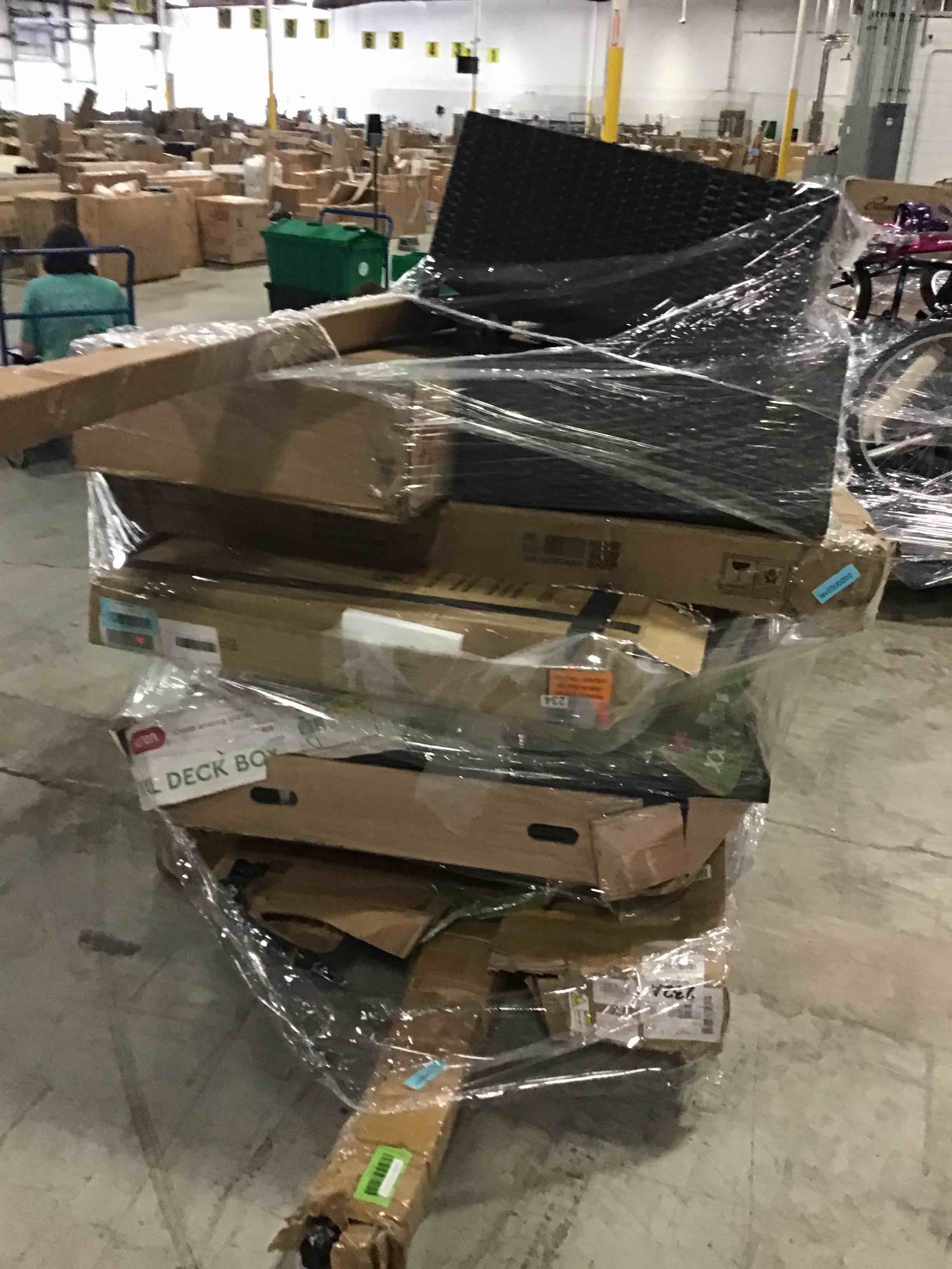 https://s3.amazonaws.com/lotting-images-prod/bidfta/RED2316353_1689777434558.jpeg