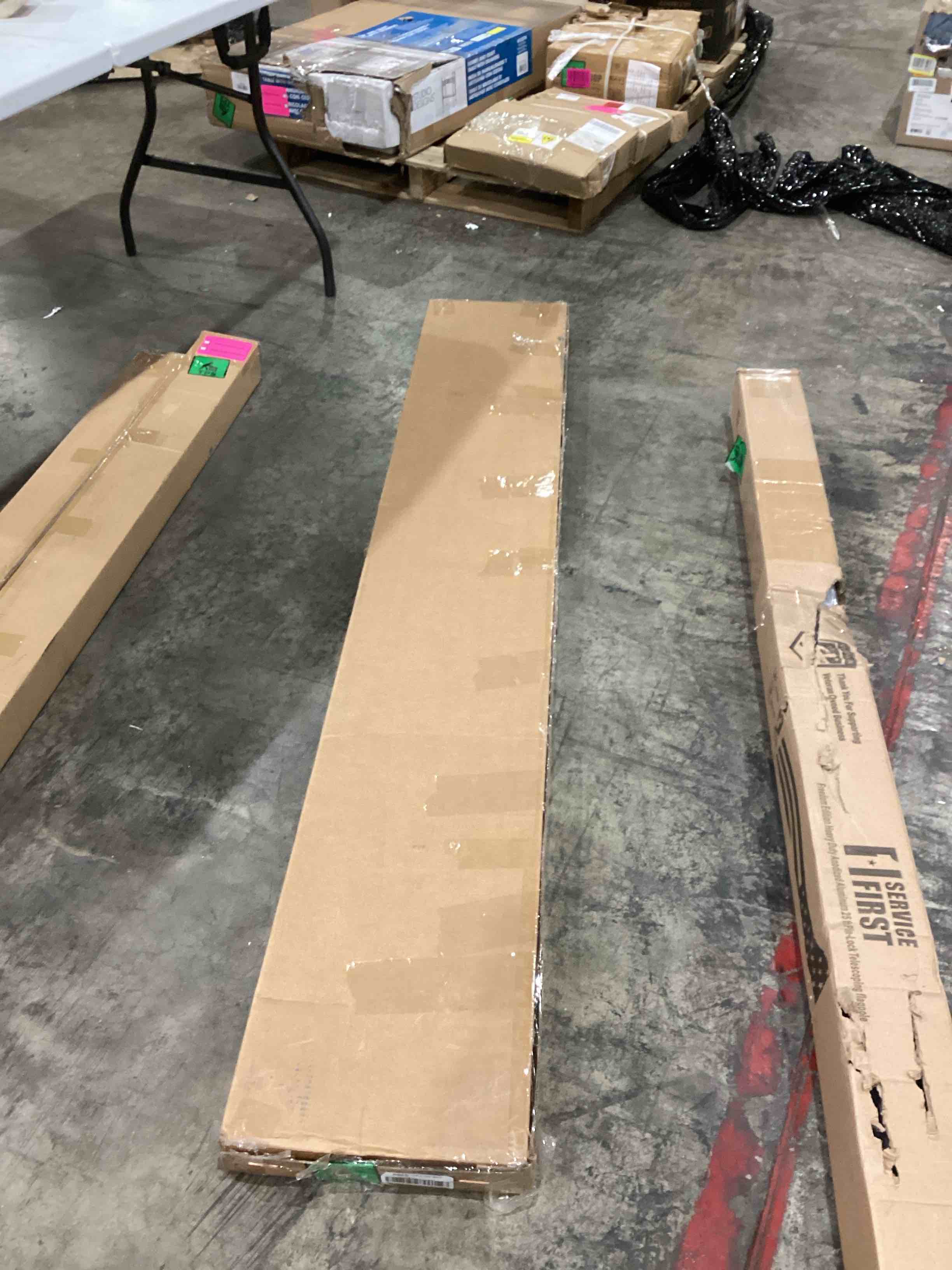 https://s3.amazonaws.com/lotting-images-prod/bidfta/RED2317014_1732732471852.jpeg
