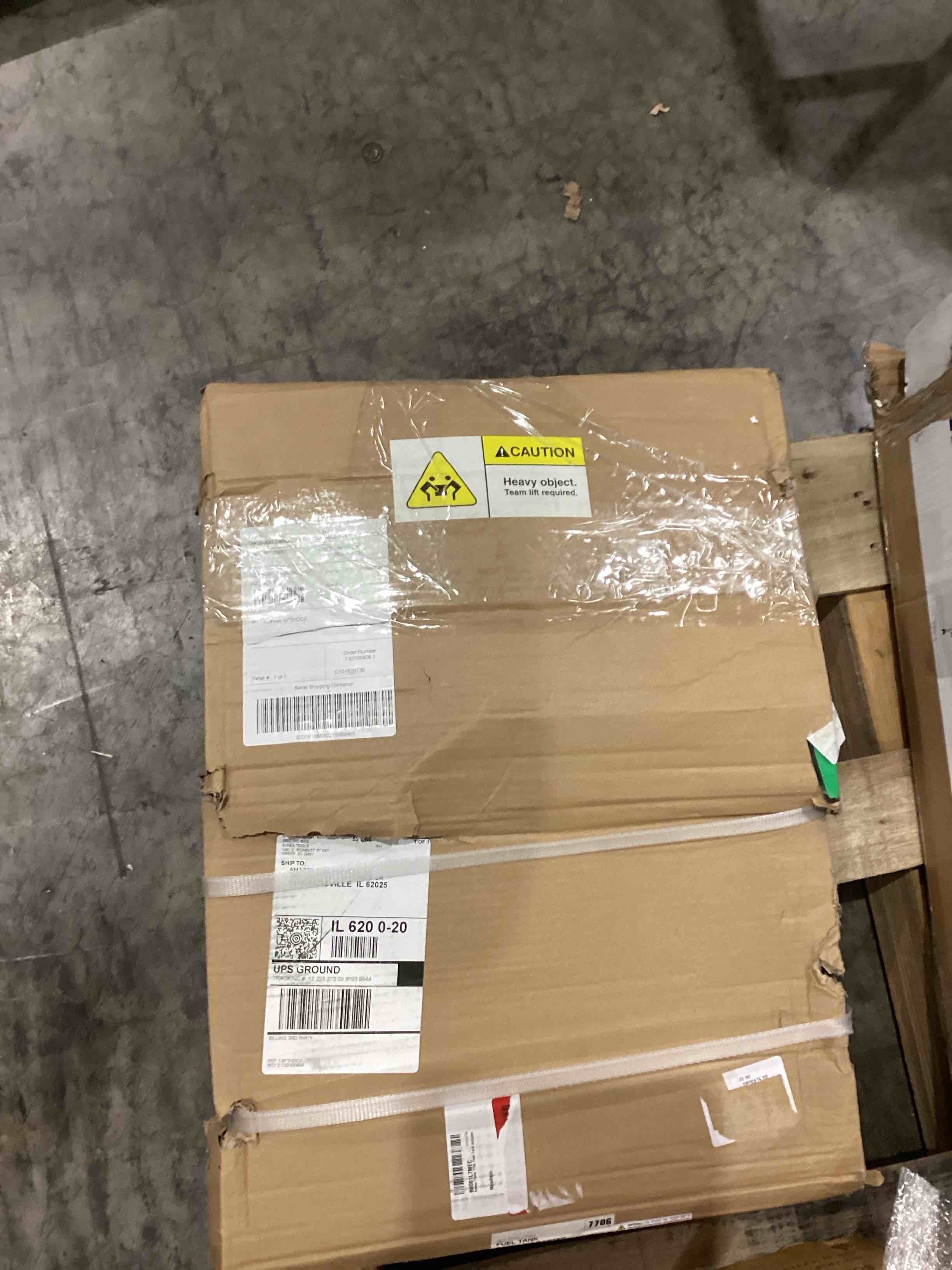 https://s3.amazonaws.com/lotting-images-prod/bidfta/RED2317017_1732733946446.jpeg