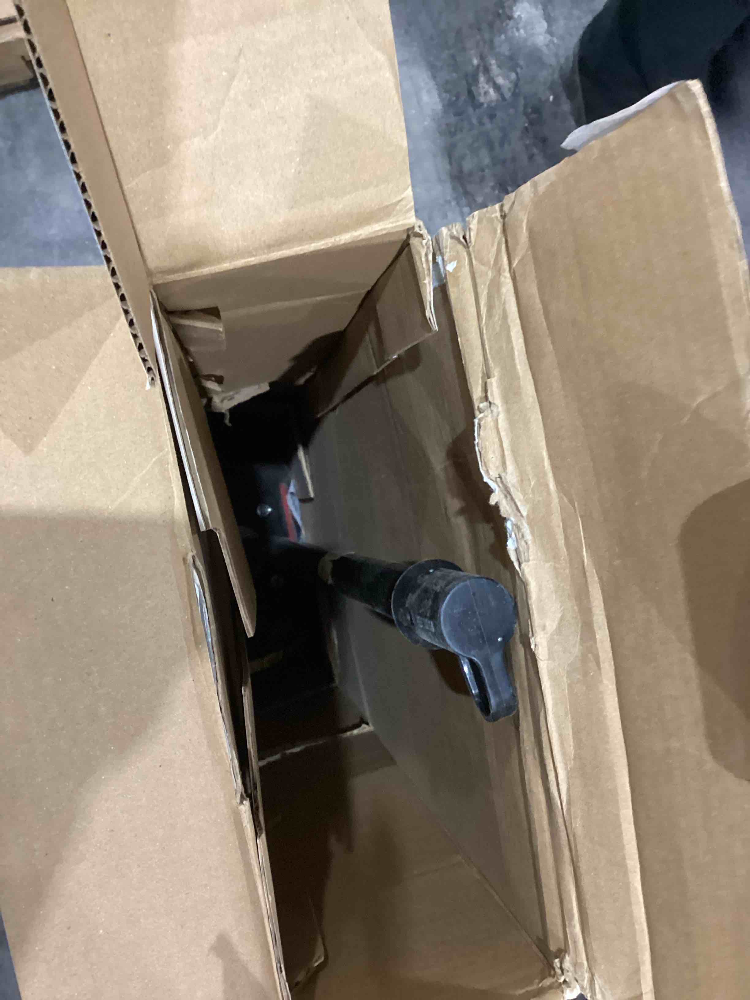 https://s3.amazonaws.com/lotting-images-prod/bidfta/RED2317171_1732915538508.jpeg