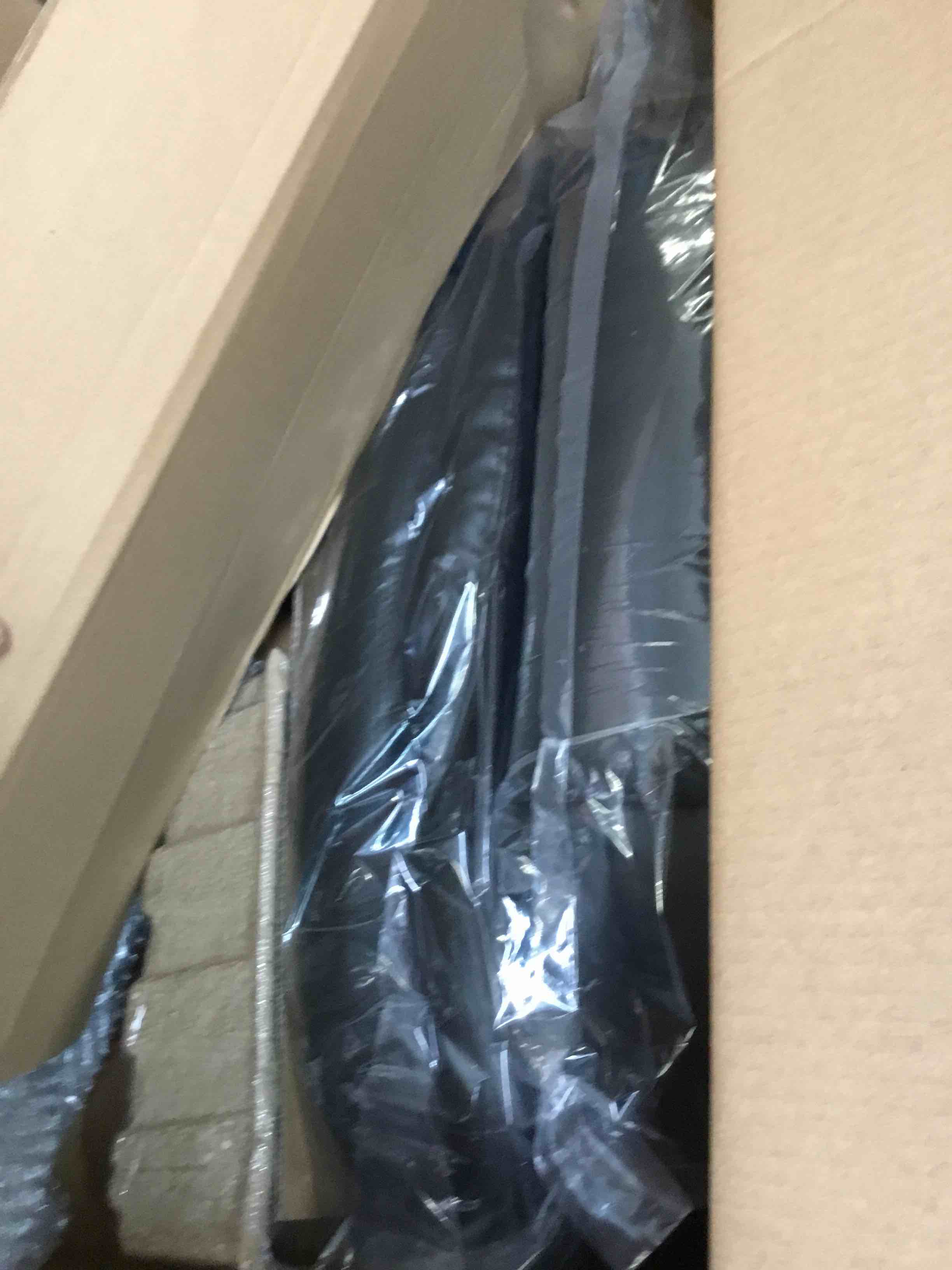 https://s3.amazonaws.com/lotting-images-prod/bidfta/RED2995409_1661371074286.jpeg