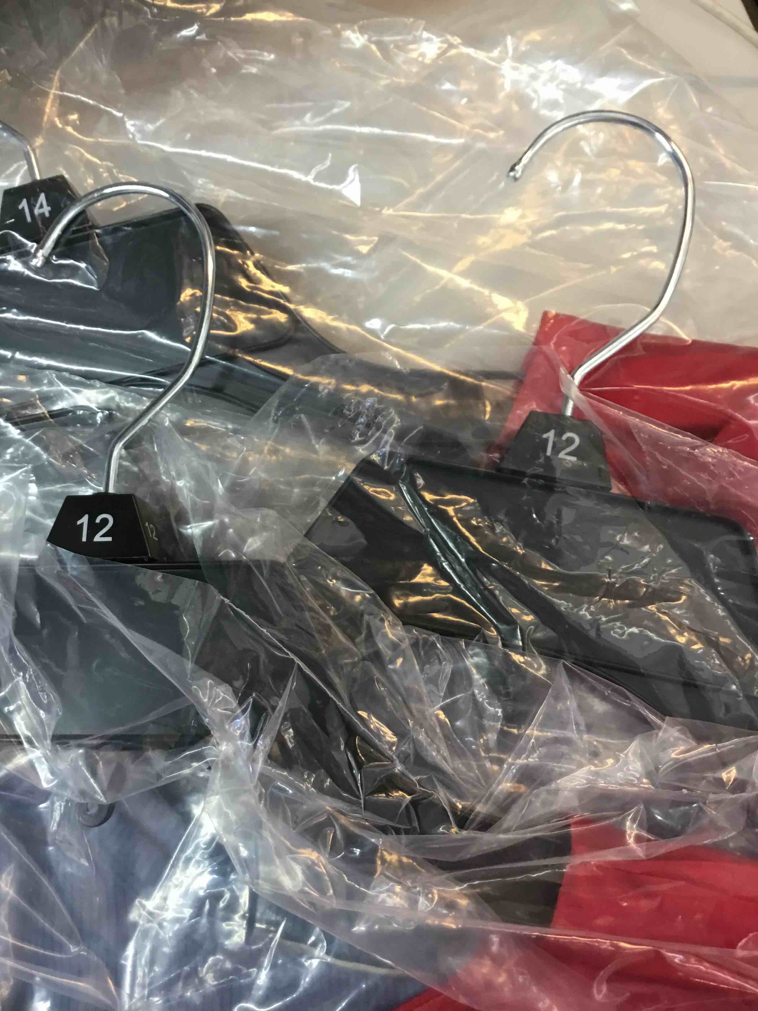 https://s3.amazonaws.com/lotting-images-prod/bidfta/RED2995417_1661373116514.jpeg