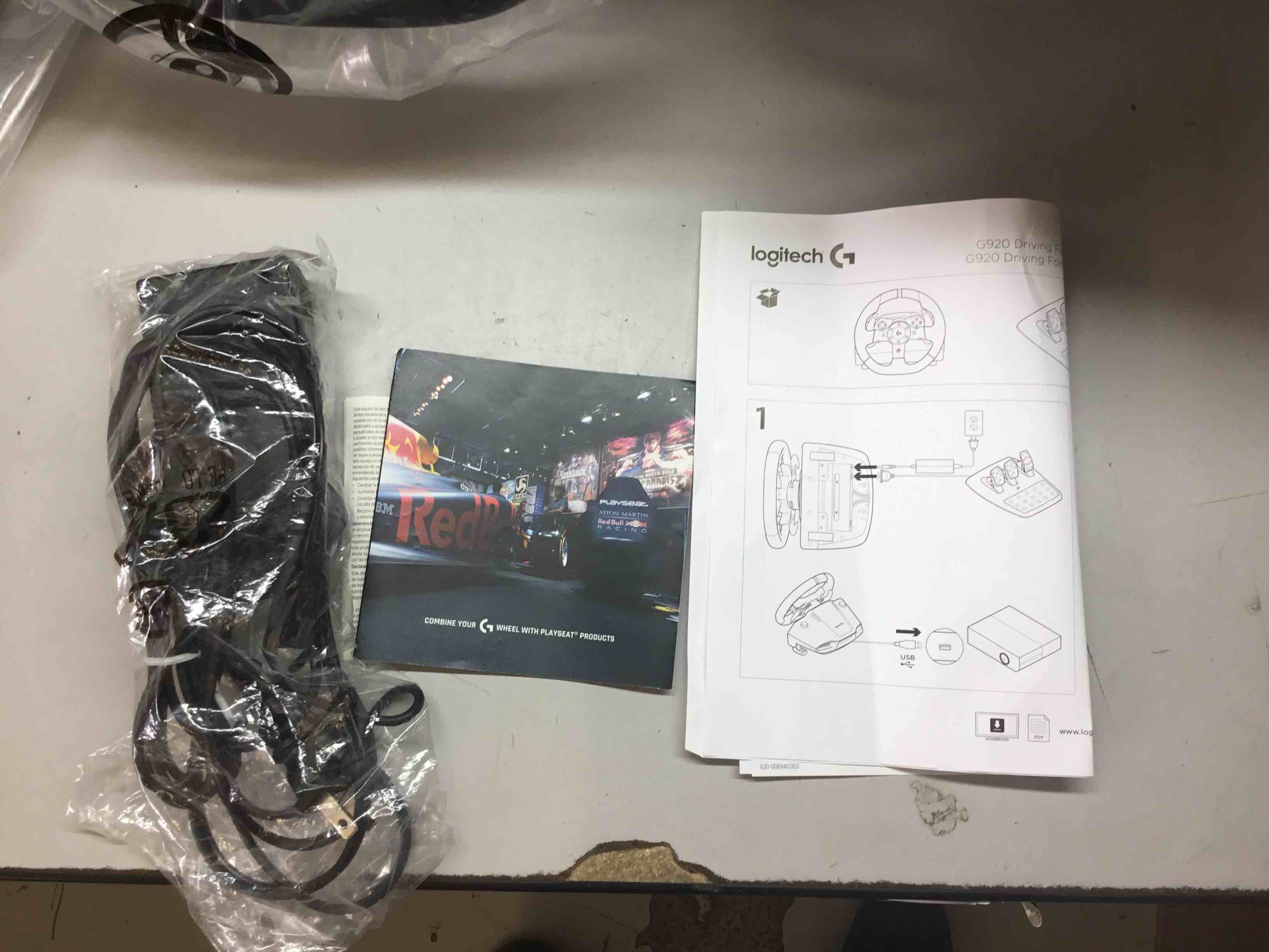 https://s3.amazonaws.com/lotting-images-prod/bidfta/RED2996204_1658772788969.jpeg