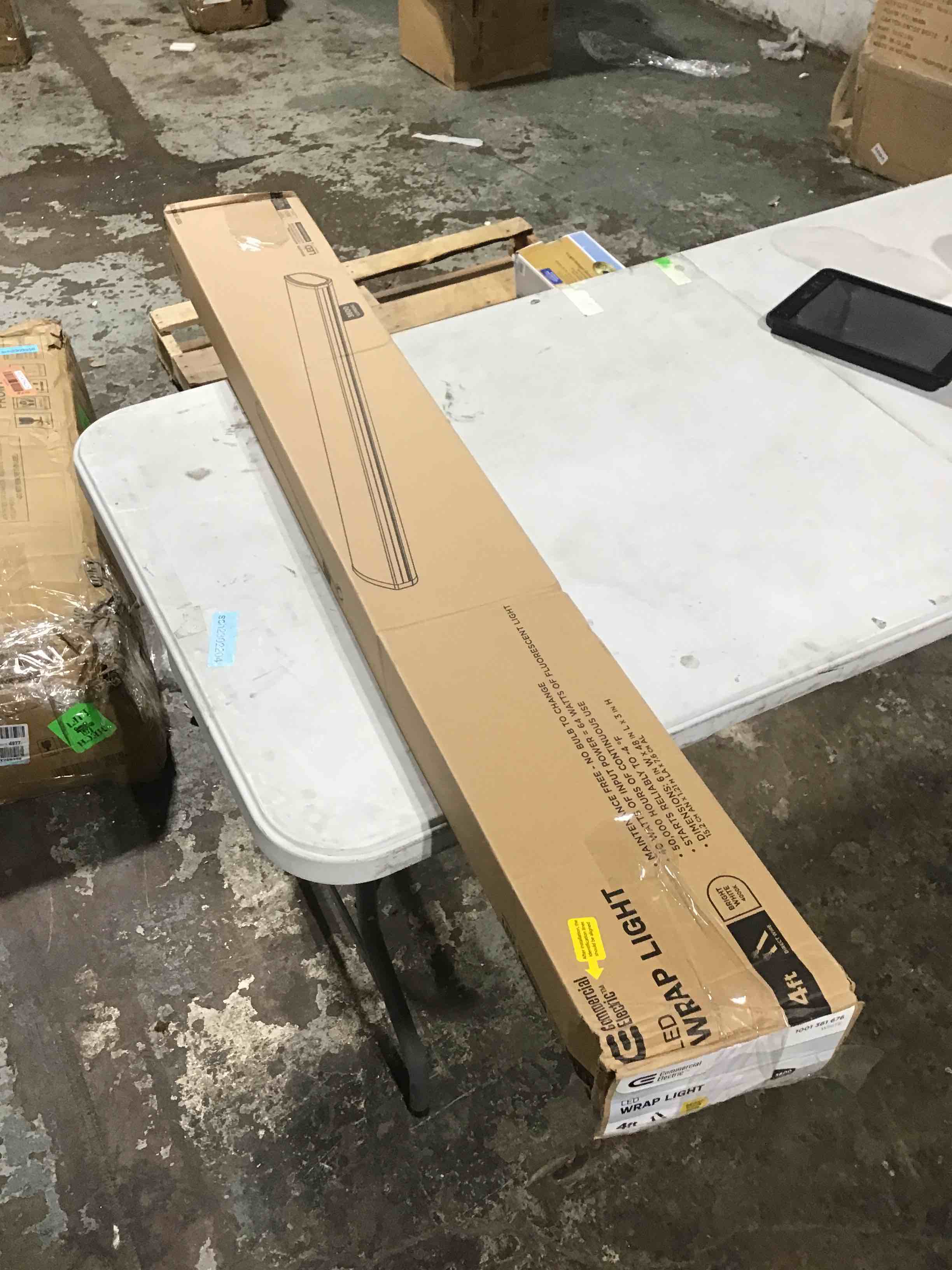 https://s3.amazonaws.com/lotting-images-prod/bidfta/RED3046440_1690392678376.jpeg