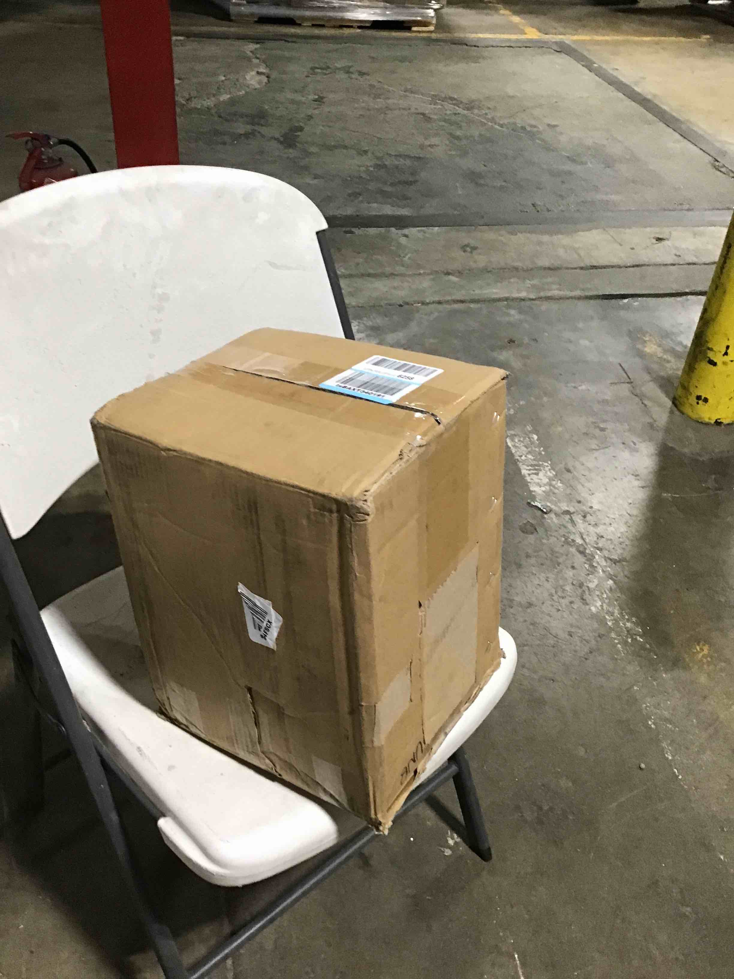 https://s3.amazonaws.com/lotting-images-prod/bidfta/RED3046719_1693247908572.jpeg