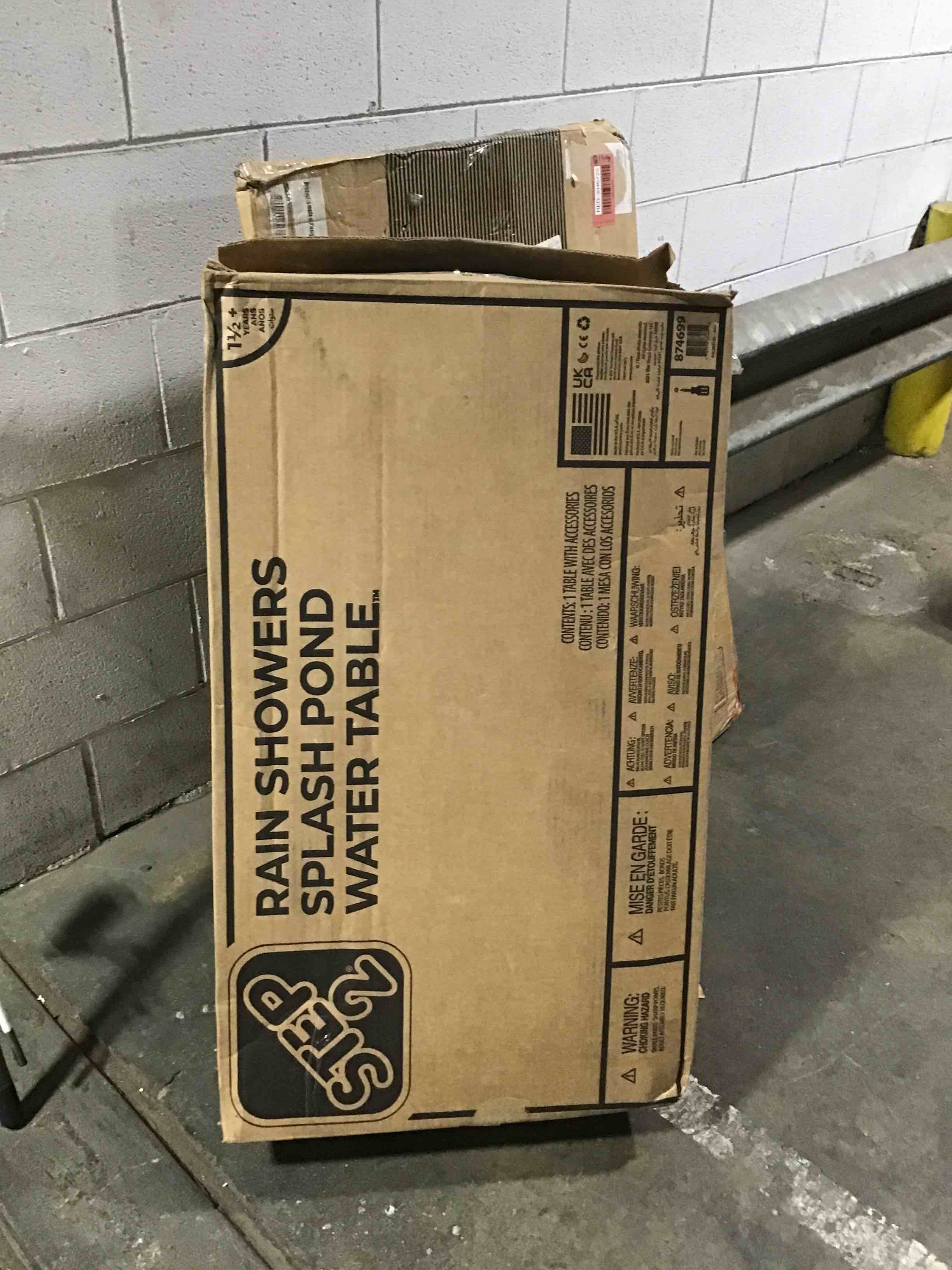 https://s3.amazonaws.com/lotting-images-prod/bidfta/RED3046729_1693248837137.jpeg