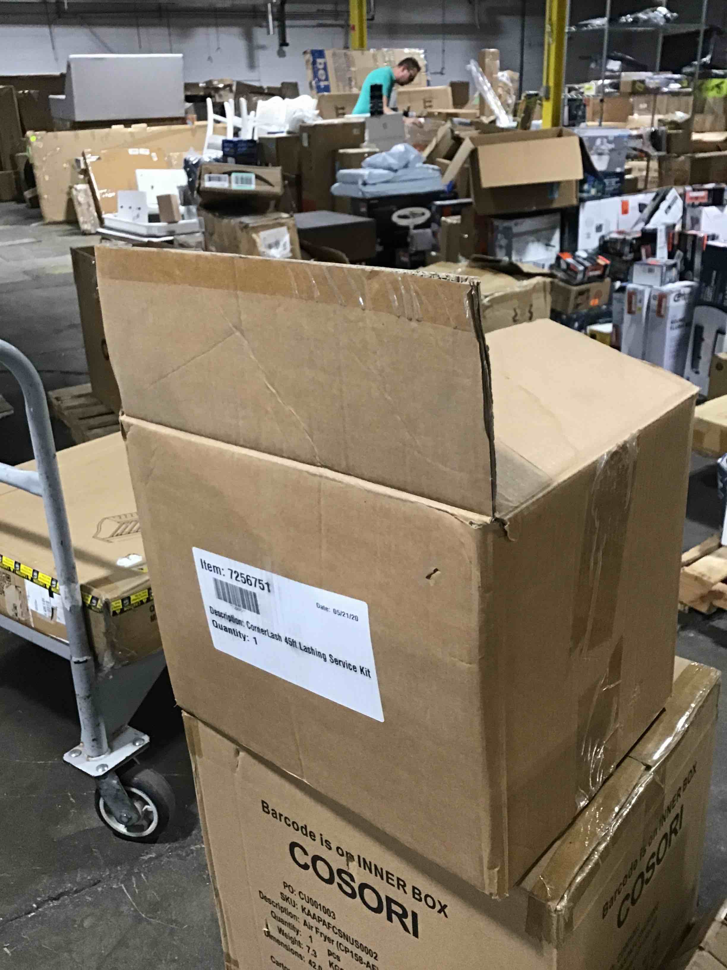 https://s3.amazonaws.com/lotting-images-prod/bidfta/RED3046827_1693334801876.jpeg