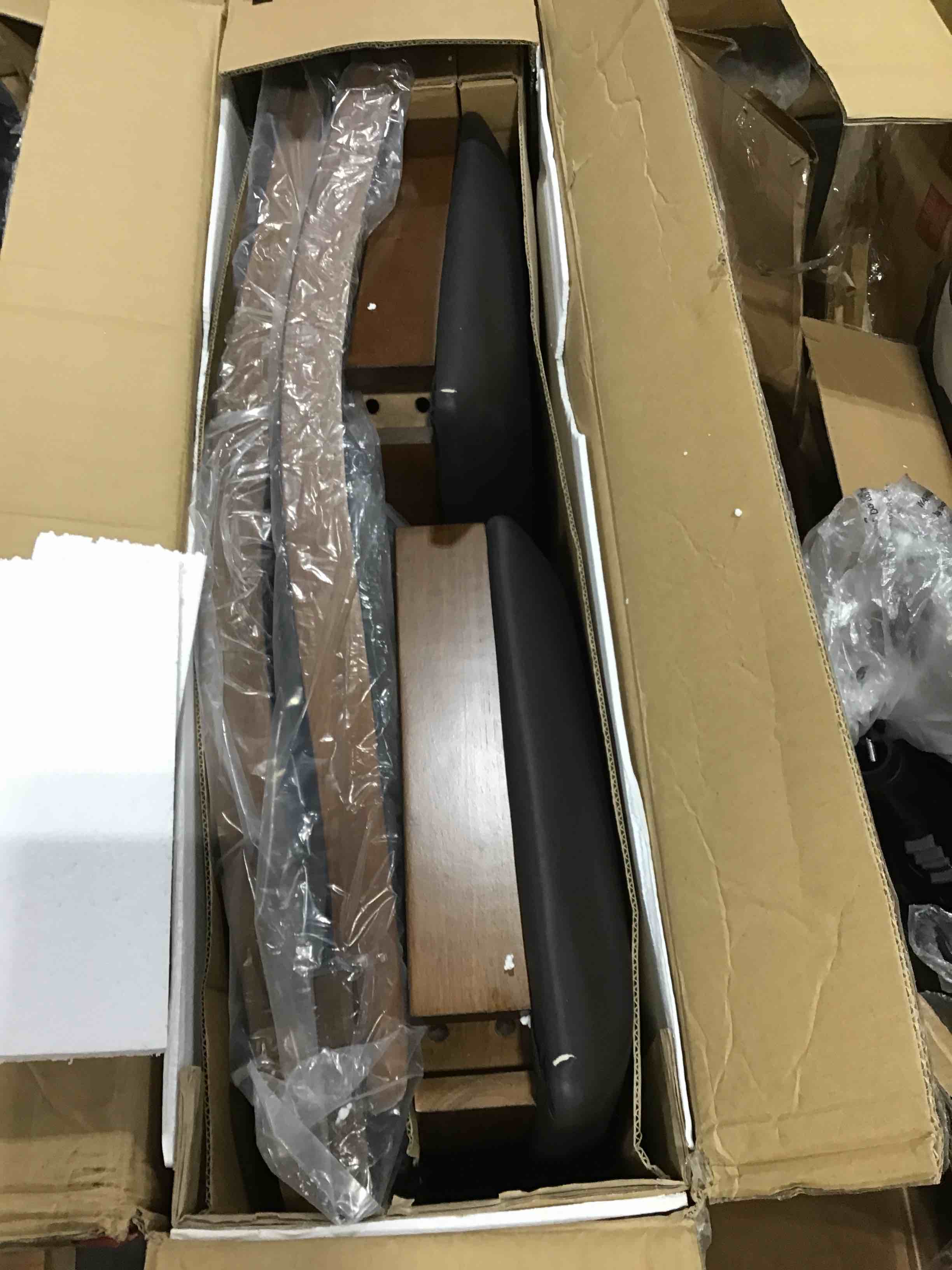 https://s3.amazonaws.com/lotting-images-prod/bidfta/RED3049466_1699543475986.jpeg