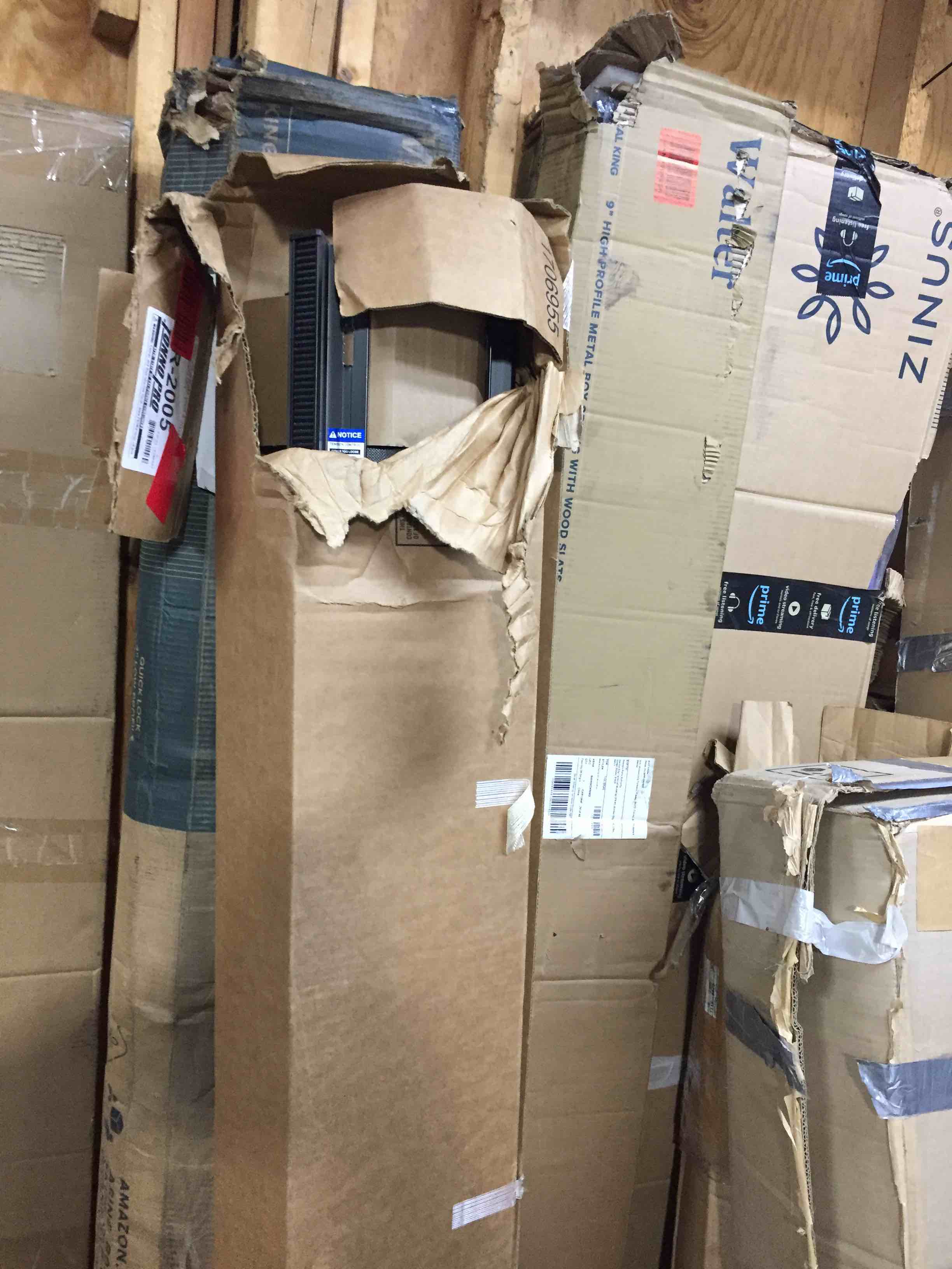 https://s3.amazonaws.com/lotting-images-prod/bidfta/RED3057369_1706375787751.jpeg