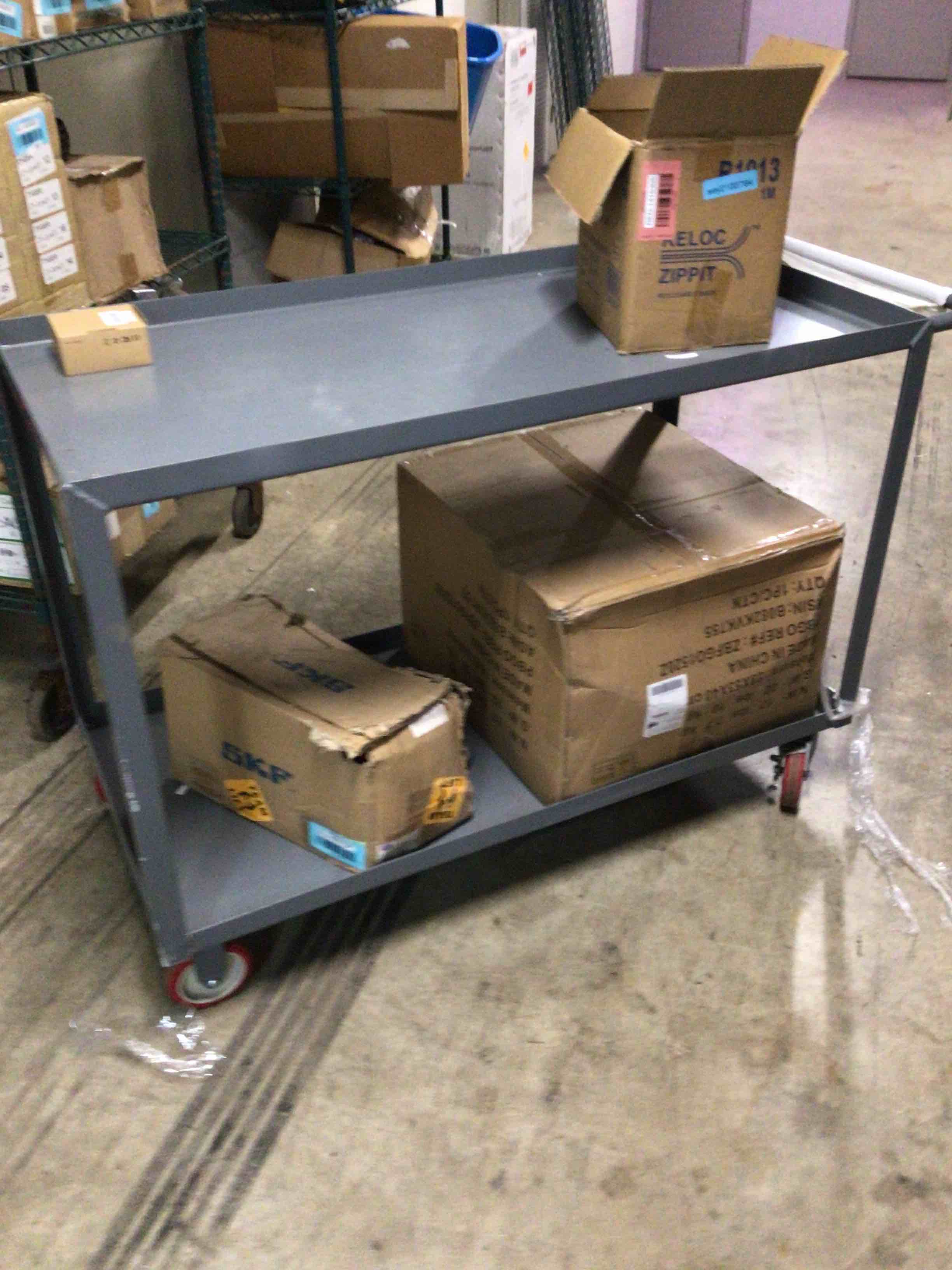 https://s3.amazonaws.com/lotting-images-prod/bidfta/RED3057379_1706387973977.jpeg