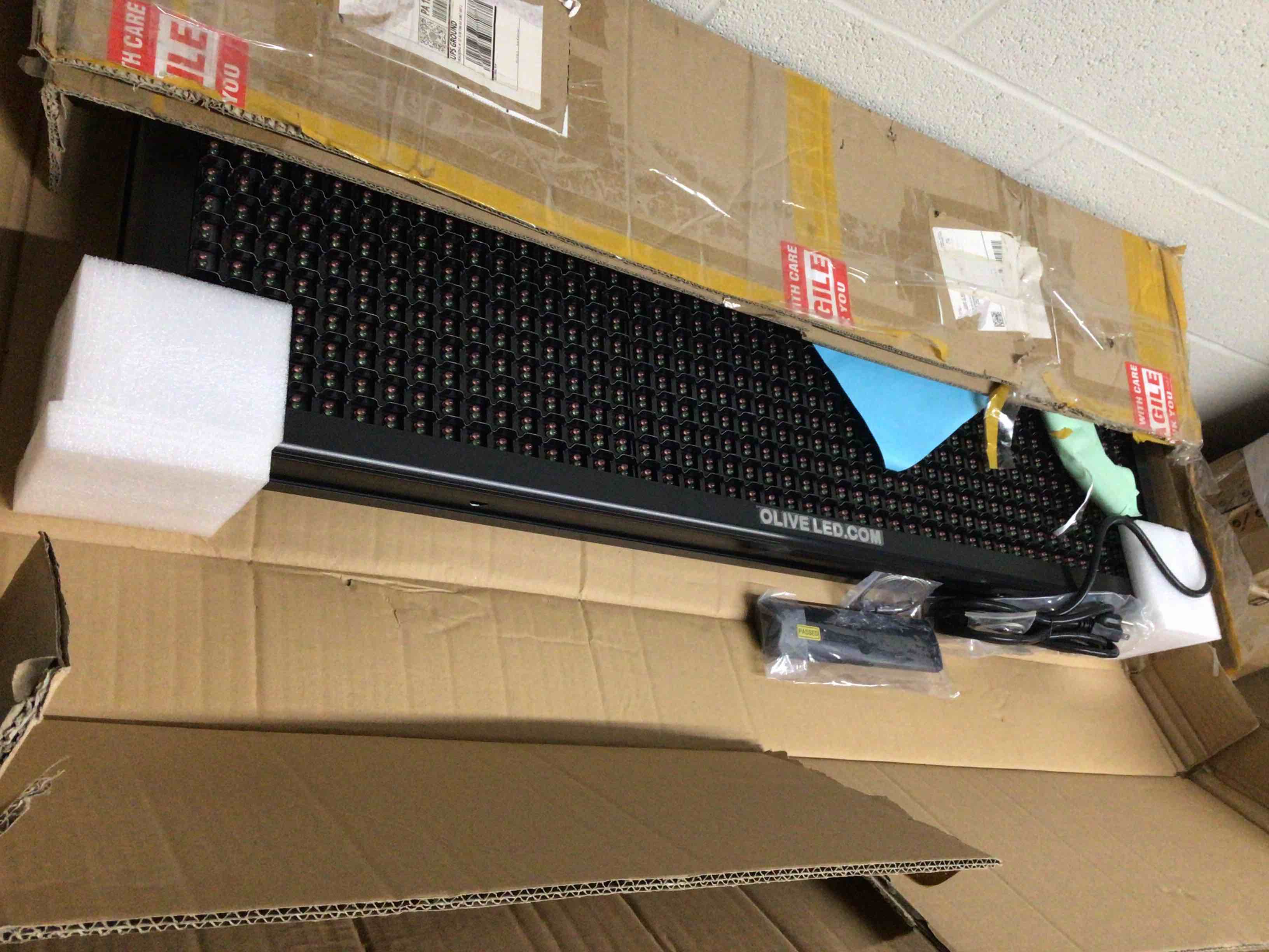 https://s3.amazonaws.com/lotting-images-prod/bidfta/RED3057380_1706388106244.jpeg