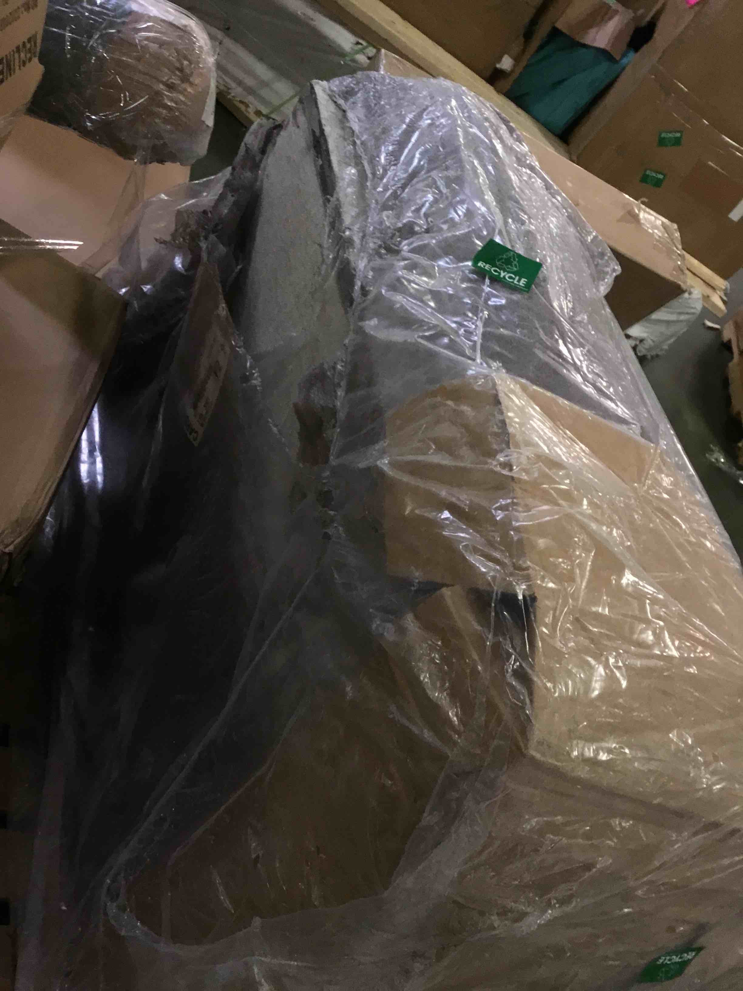 https://s3.amazonaws.com/lotting-images-prod/bidfta/RED3186708_1658951404910.jpeg