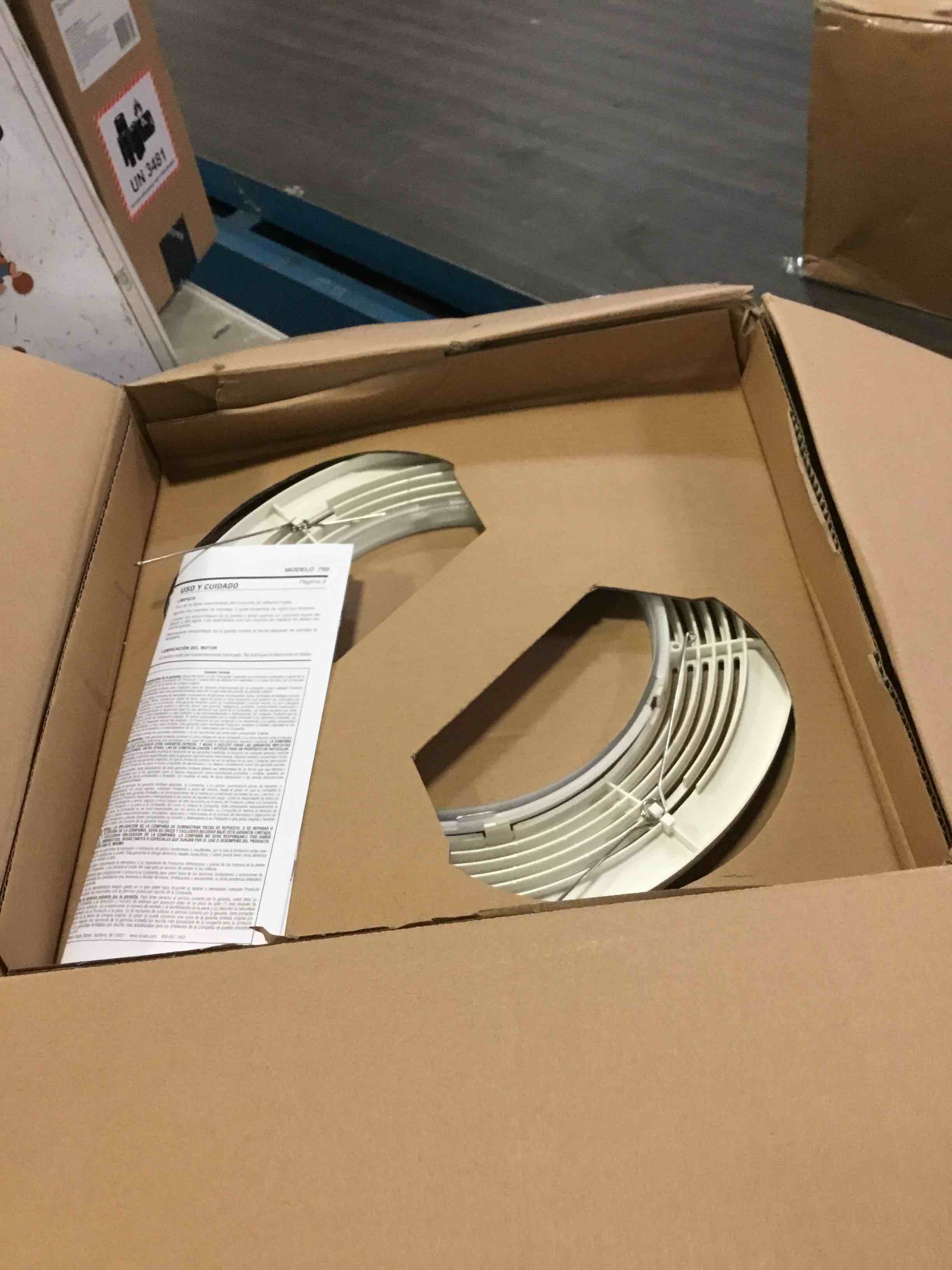https://s3.amazonaws.com/lotting-images-prod/bidfta/RED3280363_1659378391187.jpeg