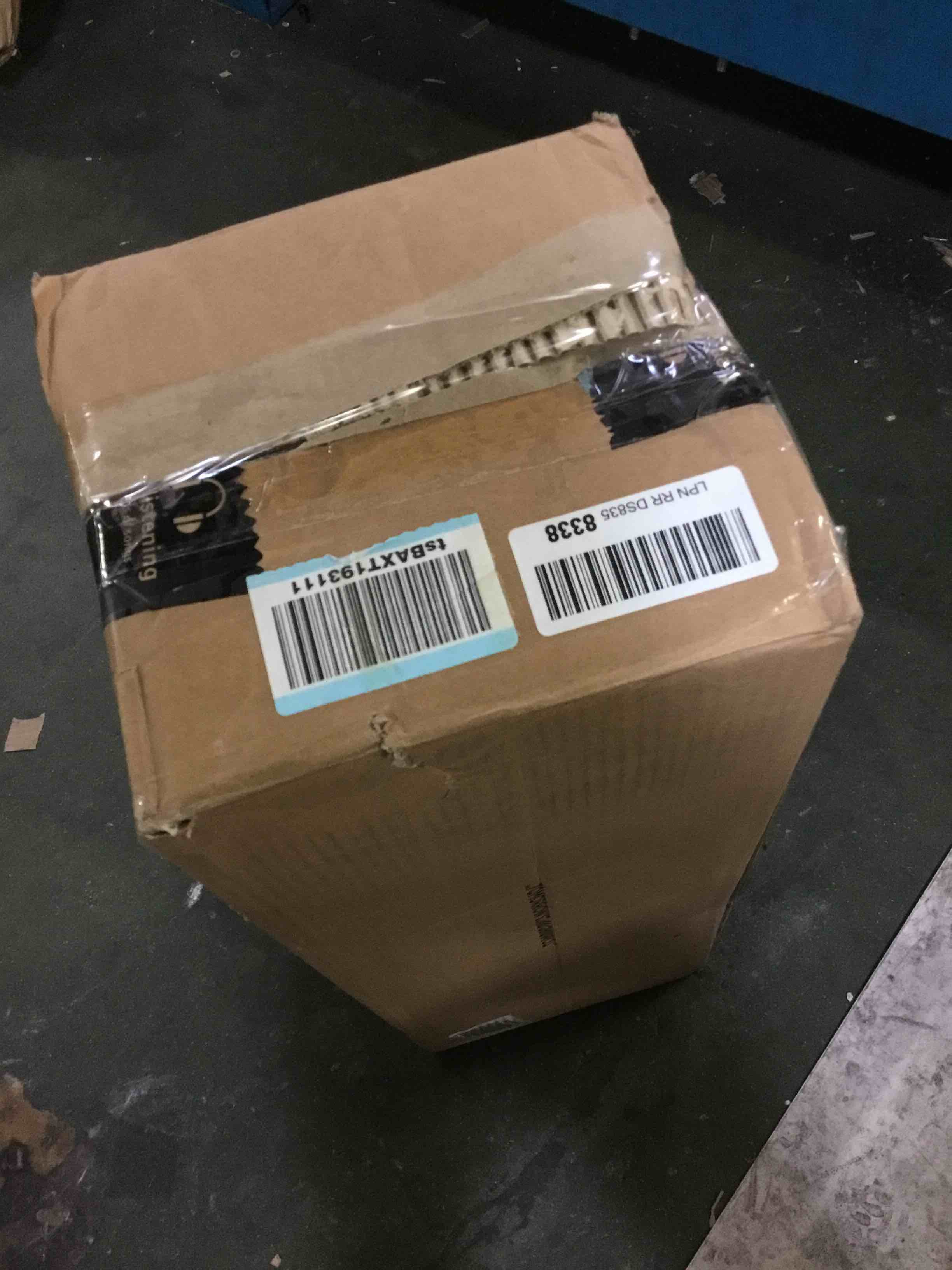 https://s3.amazonaws.com/lotting-images-prod/bidfta/RED3426031_1662484168355.jpeg