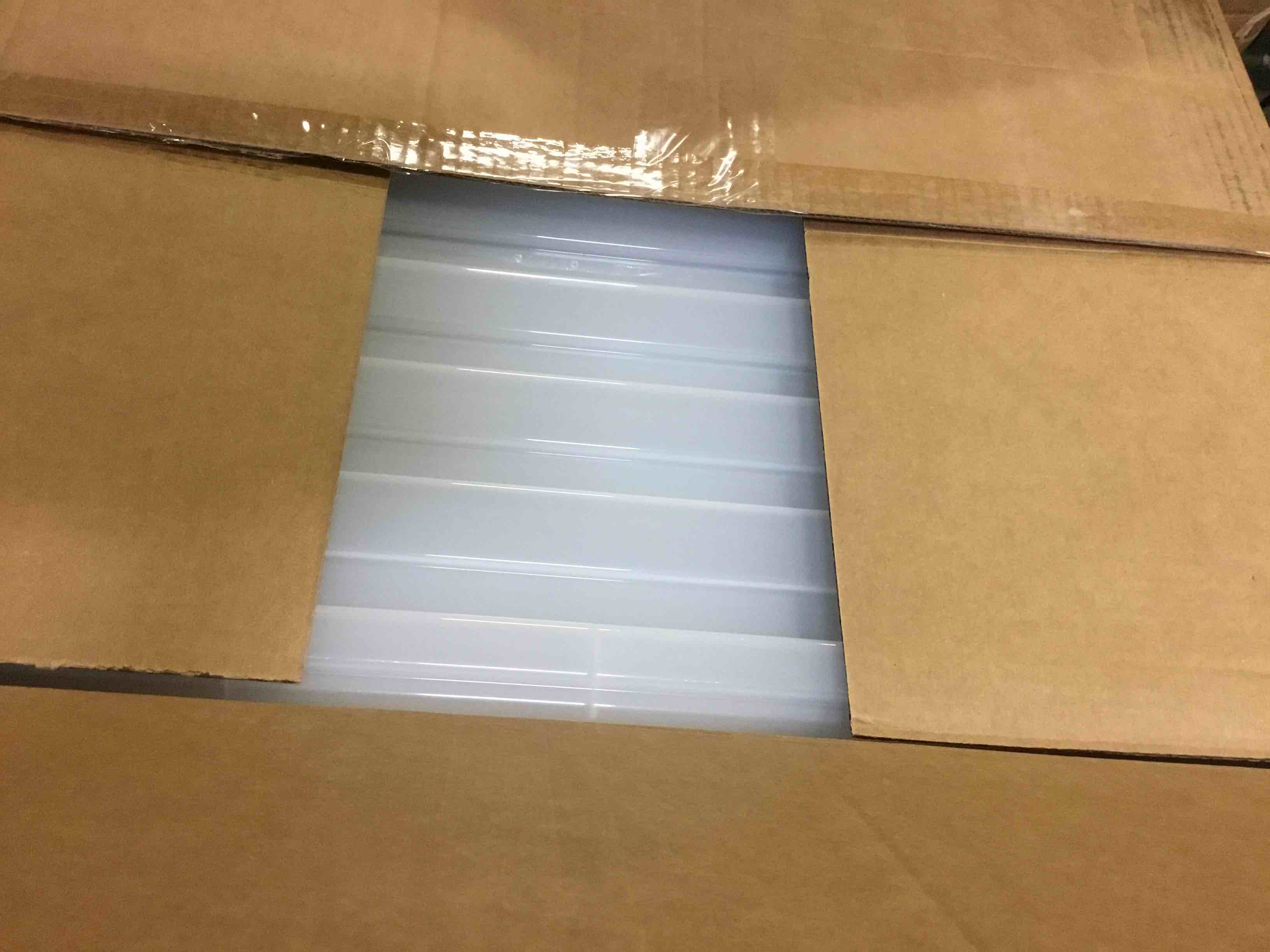 https://s3.amazonaws.com/lotting-images-prod/bidfta/RED3426226_1662480100399.jpeg