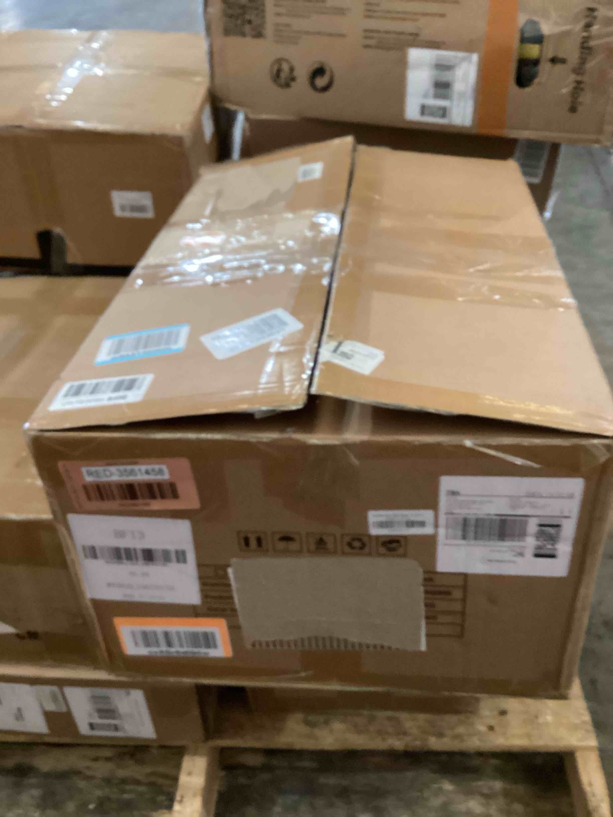 https://s3.amazonaws.com/lotting-images-prod/bidfta/RED3561458_1730223051069.jpeg