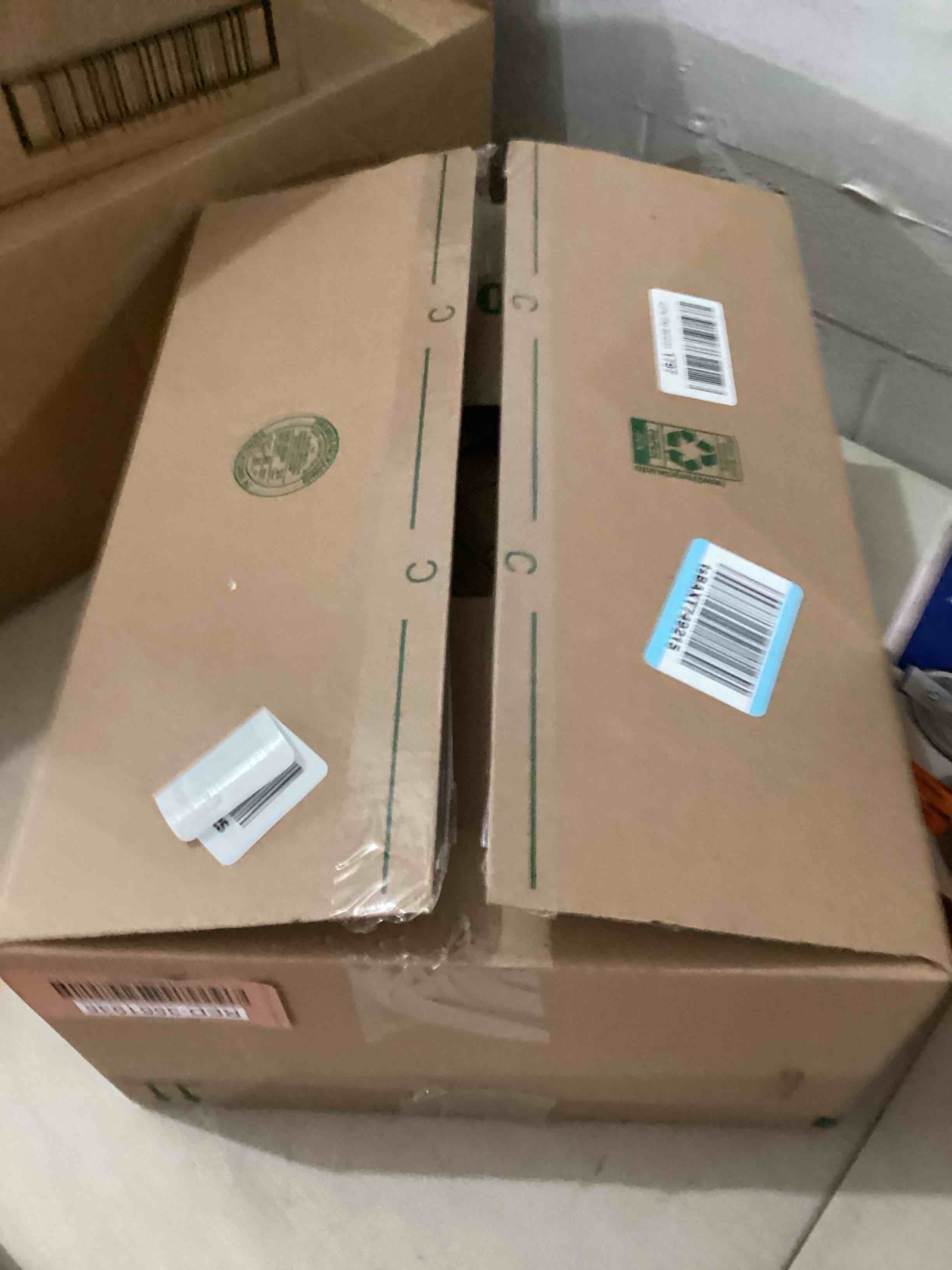 https://s3.amazonaws.com/lotting-images-prod/bidfta/RED3561935_1730382968570.jpeg