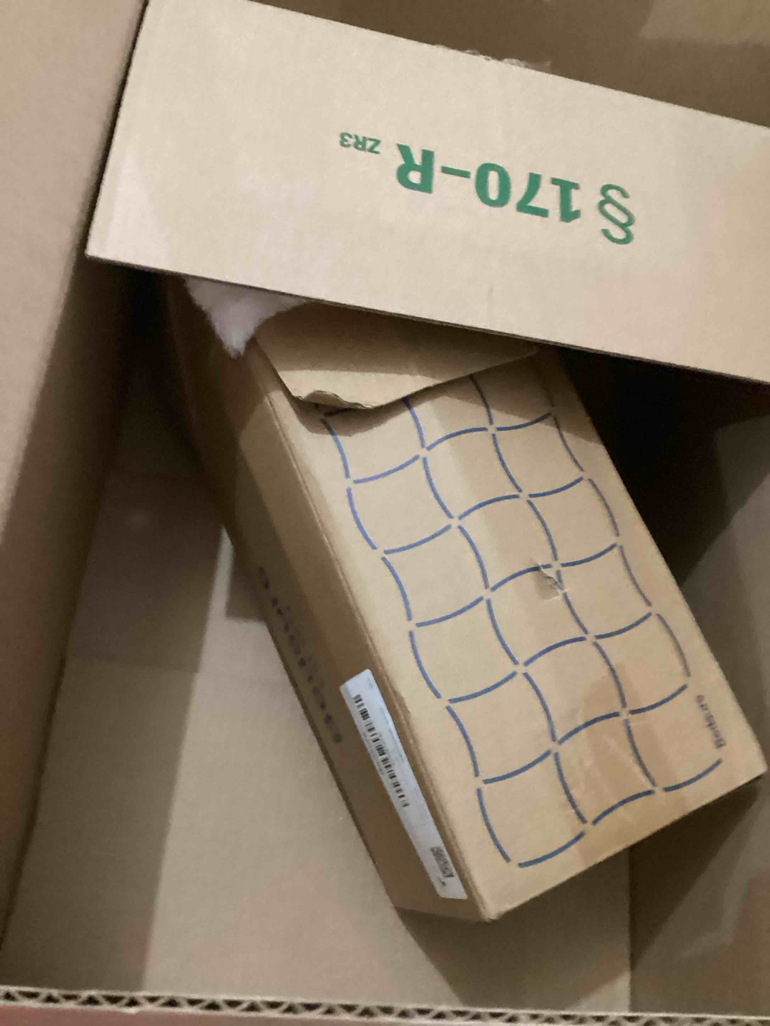 https://s3.amazonaws.com/lotting-images-prod/bidfta/RED3561935_1730382972530.jpeg
