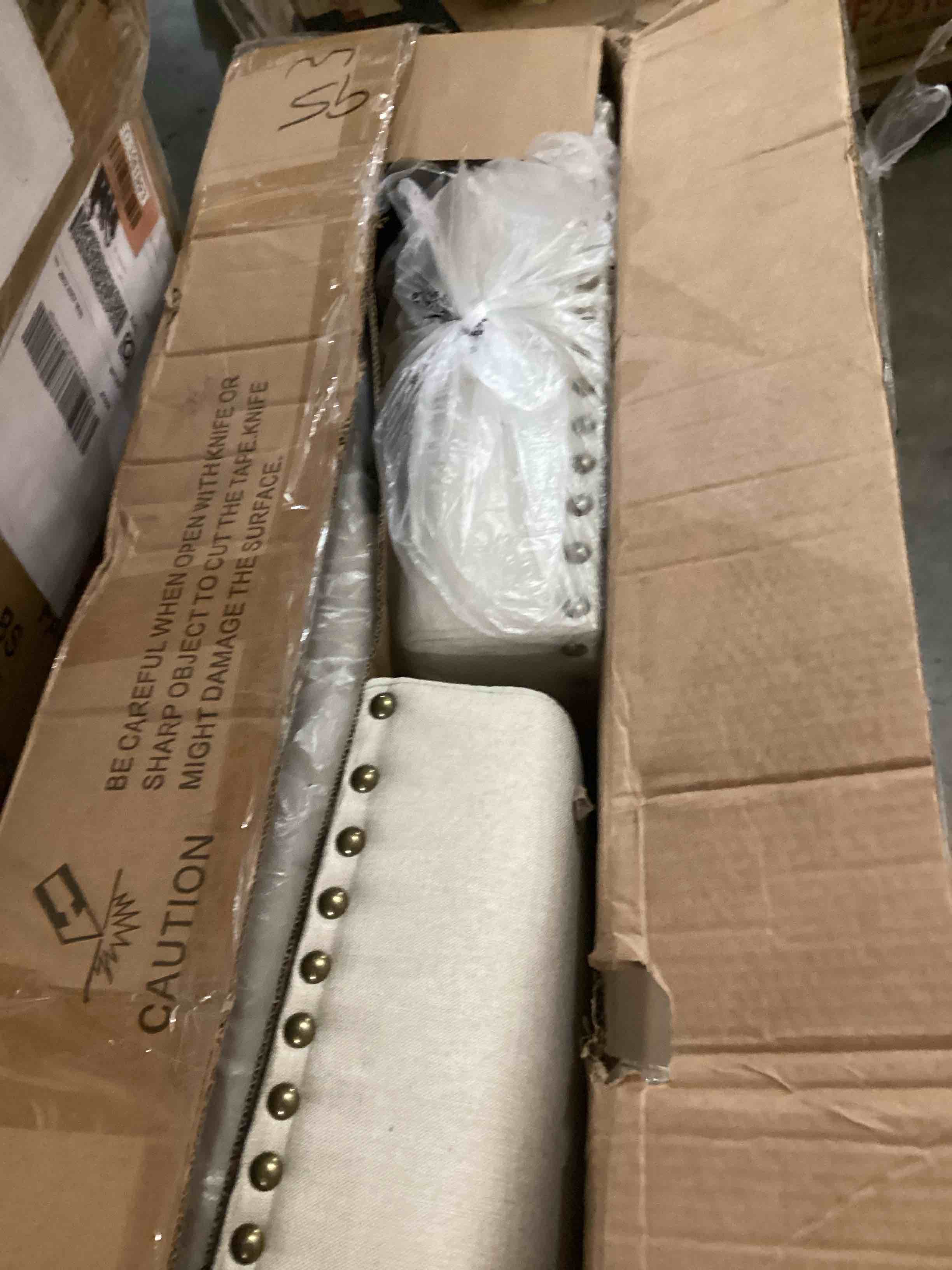 https://s3.amazonaws.com/lotting-images-prod/bidfta/RED3561997_1730813002070.jpeg