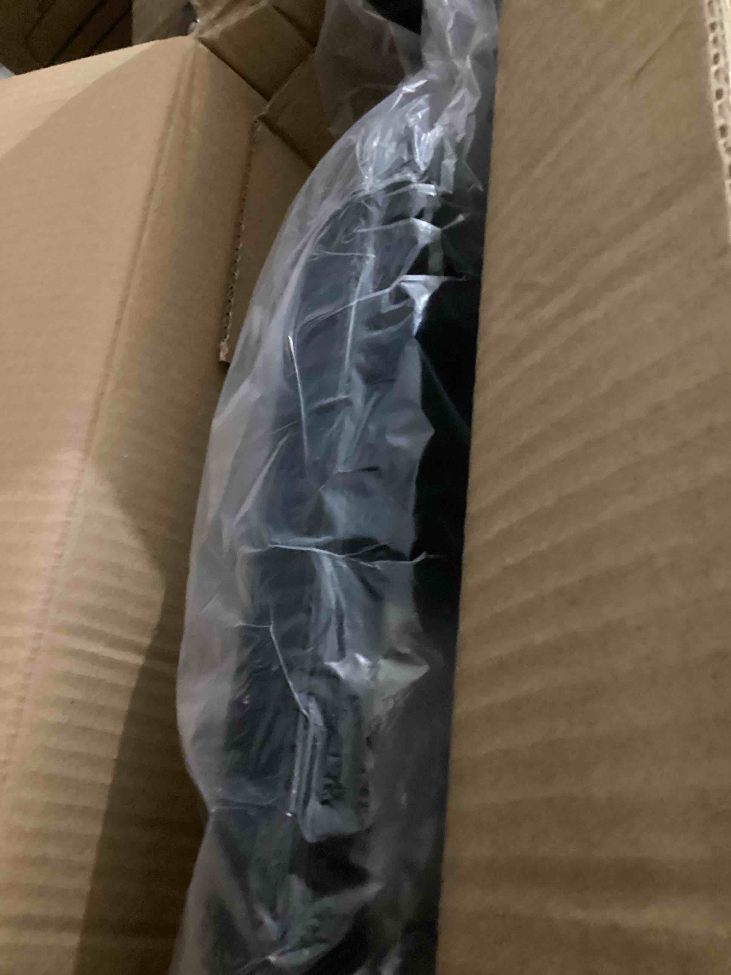 https://s3.amazonaws.com/lotting-images-prod/bidfta/RED3562077_1730899593060.jpeg