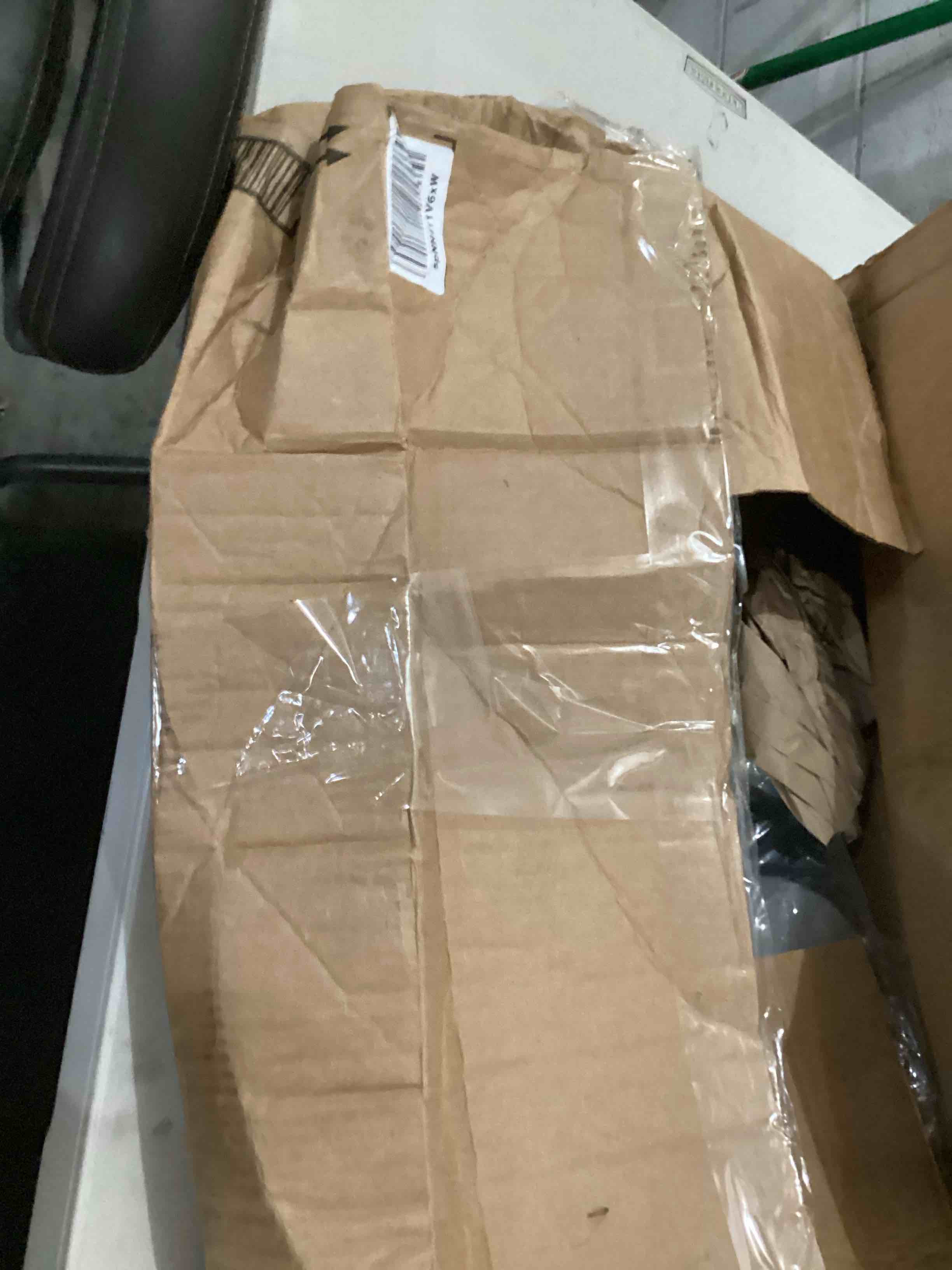 https://s3.amazonaws.com/lotting-images-prod/bidfta/RED3562085_1730899170896.jpeg