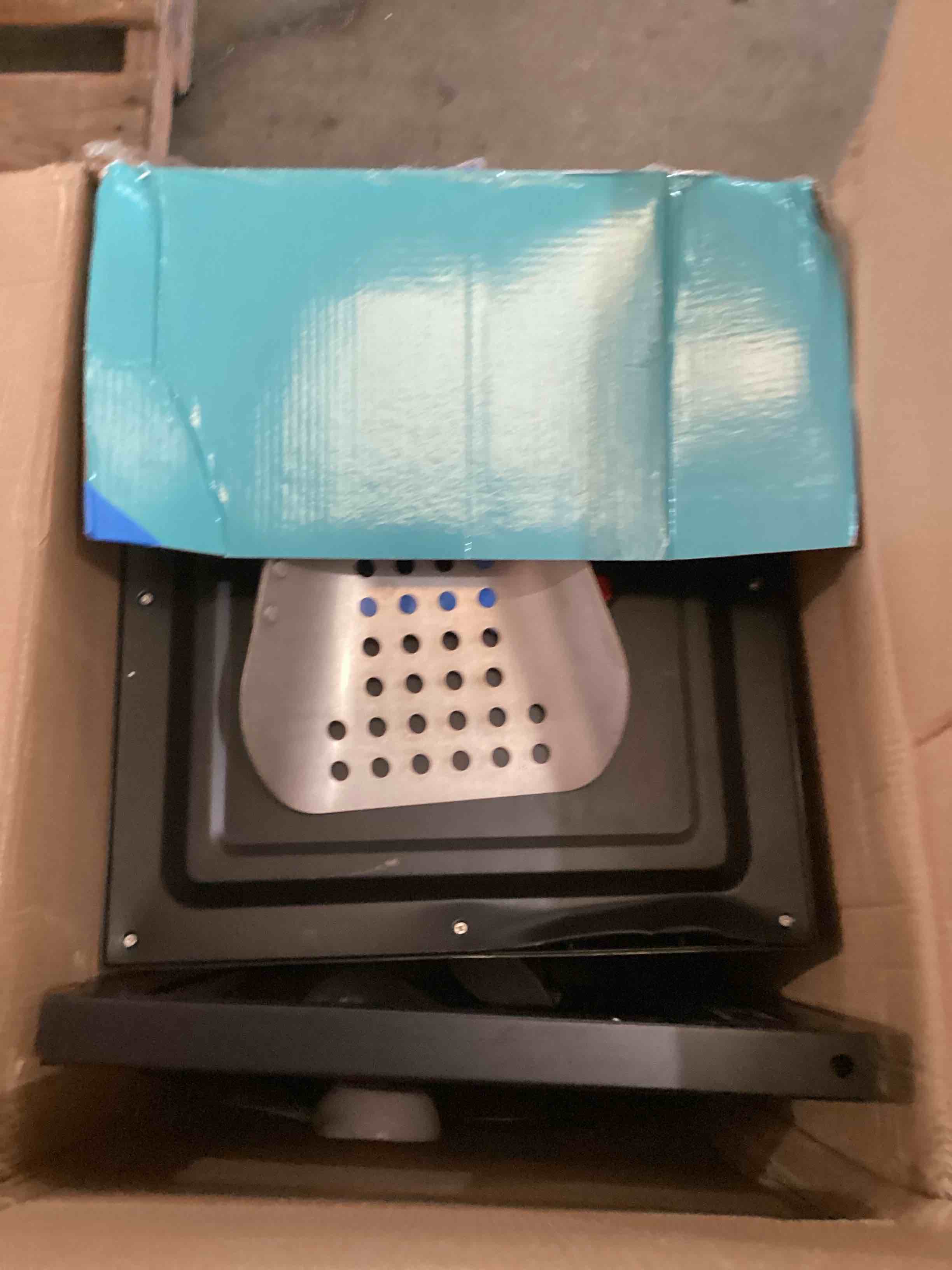 https://s3.amazonaws.com/lotting-images-prod/bidfta/RED3562130_1730830502256.jpeg