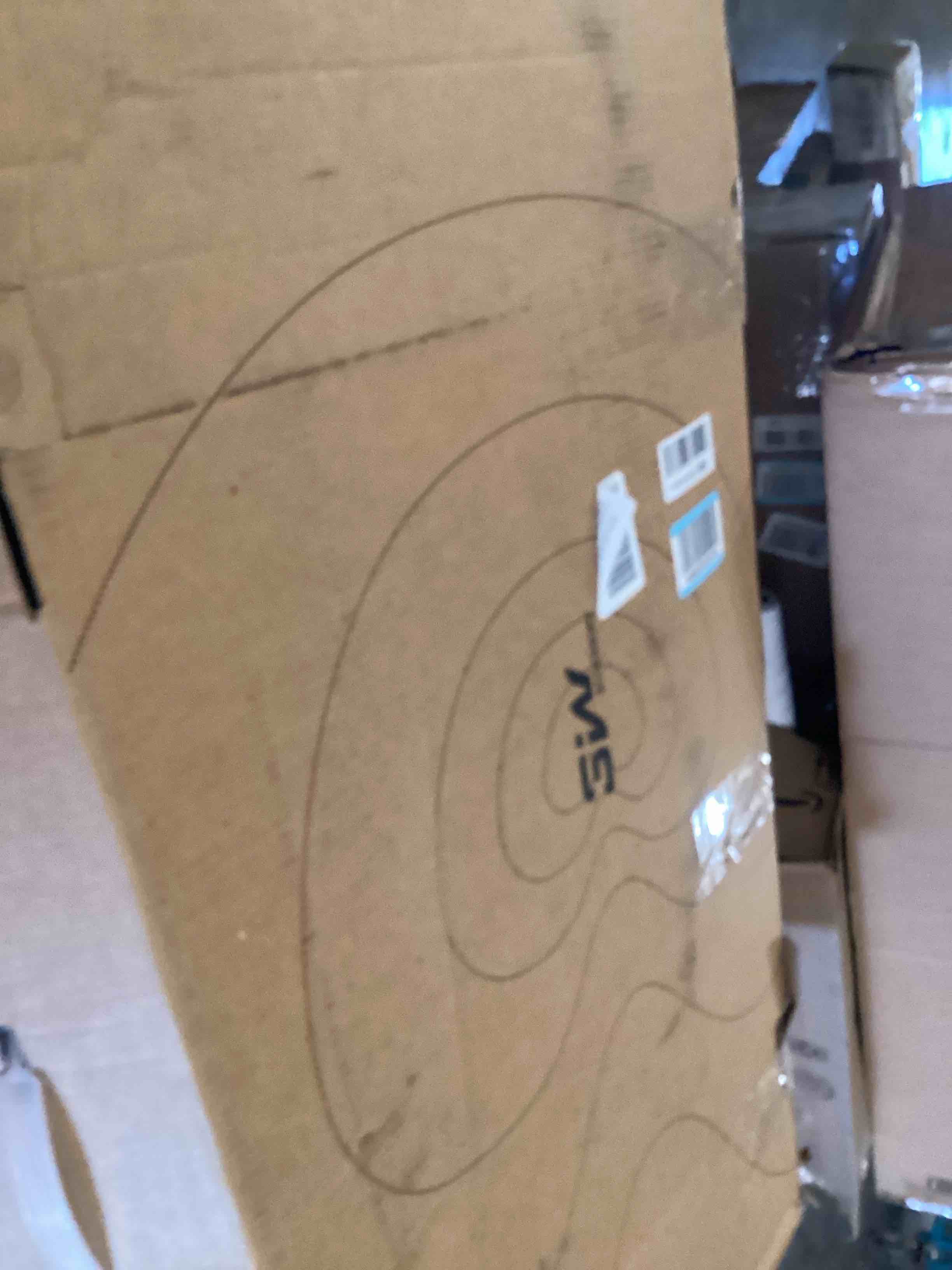 https://s3.amazonaws.com/lotting-images-prod/bidfta/RED3562155_1730822856302.jpeg