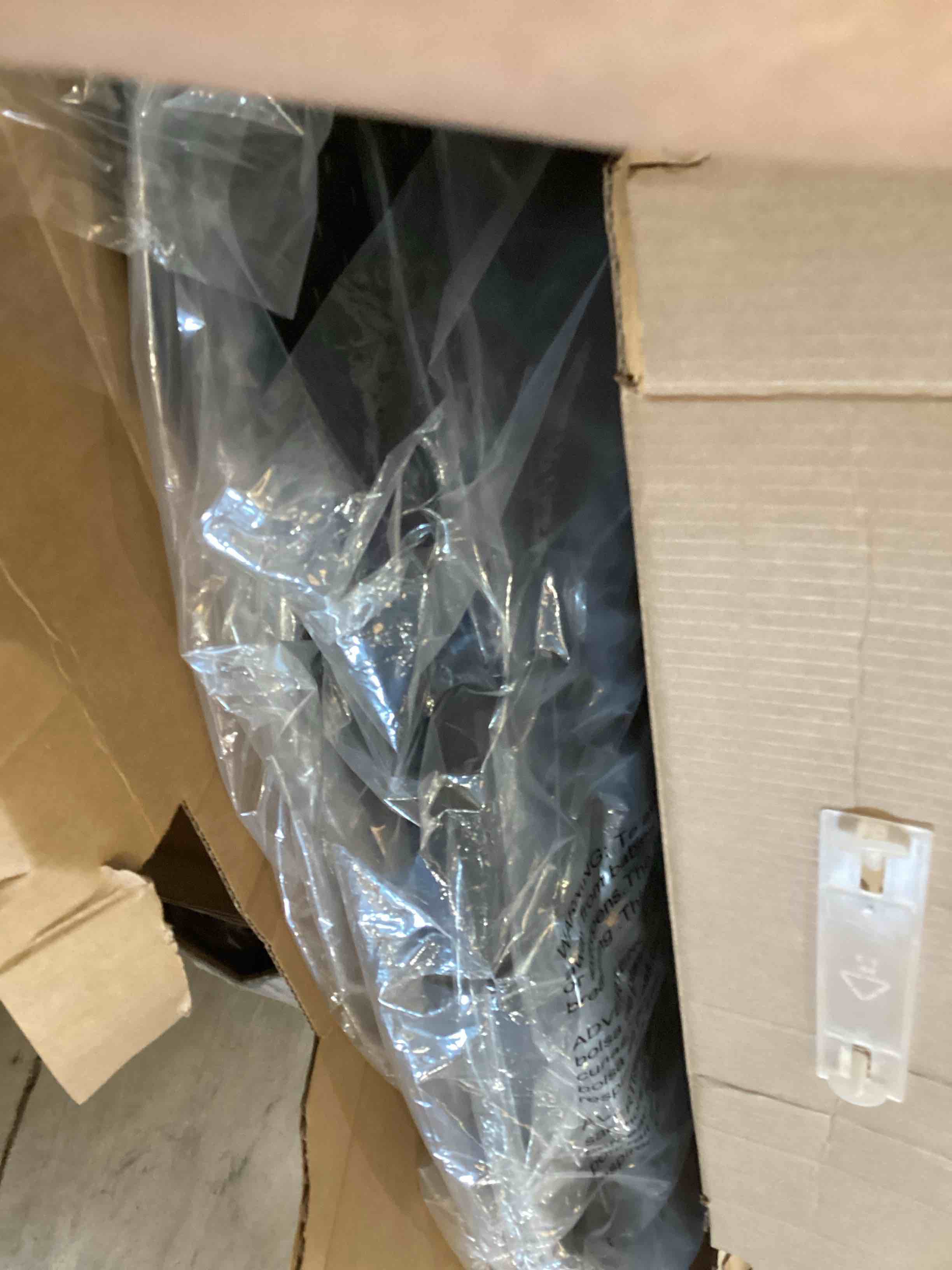 https://s3.amazonaws.com/lotting-images-prod/bidfta/RED3562155_1730822861012.jpeg