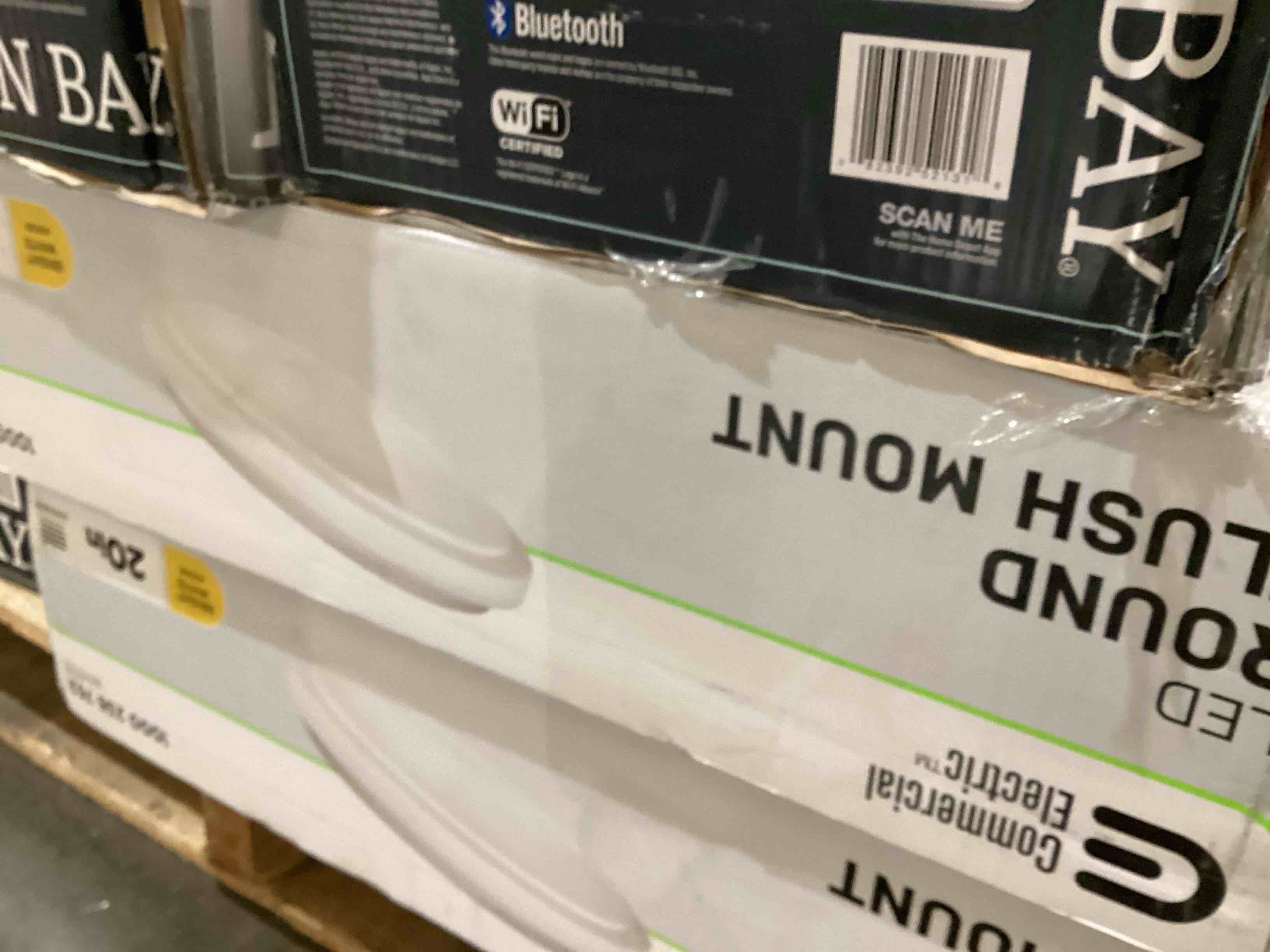https://s3.amazonaws.com/lotting-images-prod/bidfta/RED3563493_1703183668823.jpeg