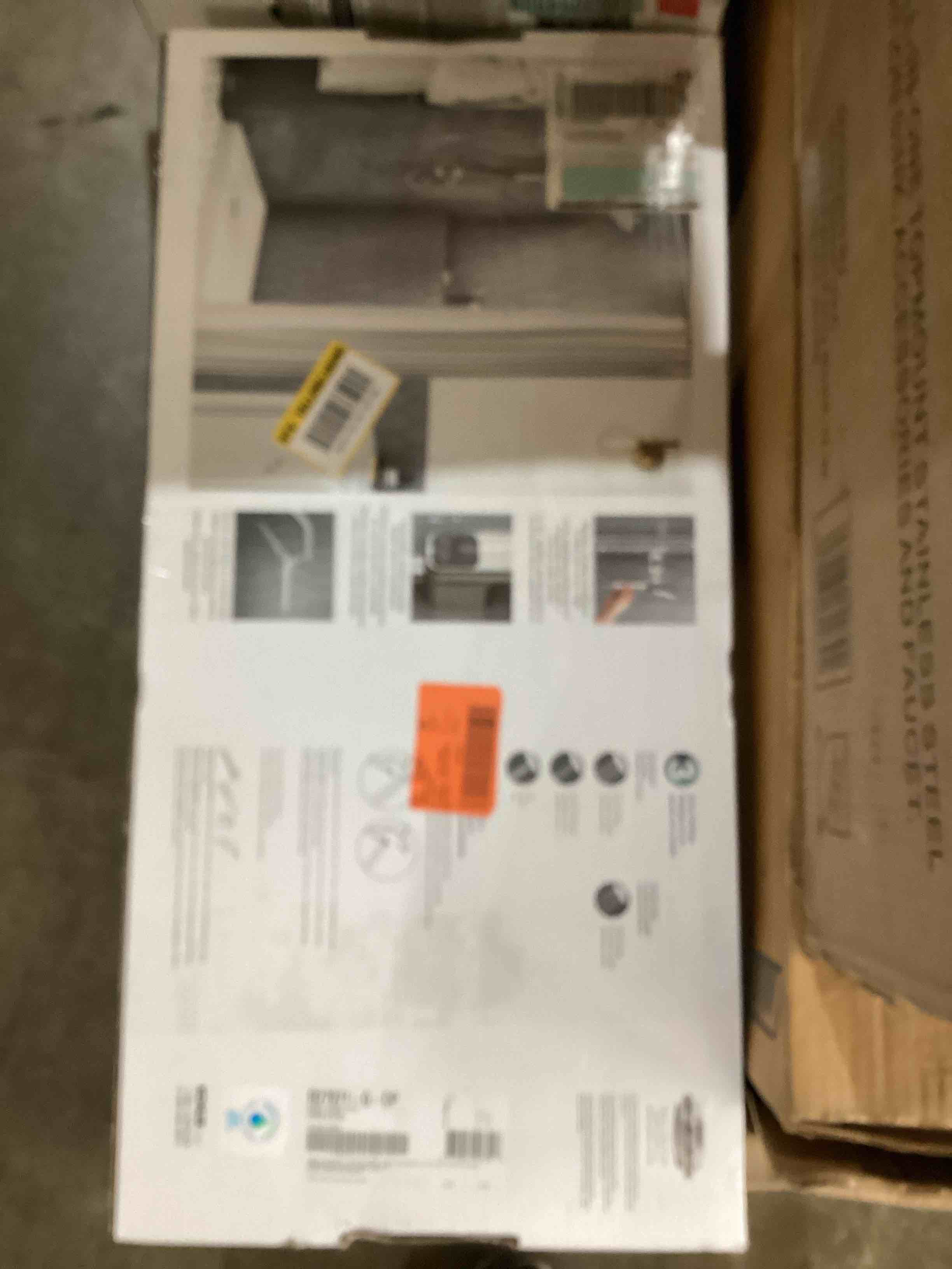 https://s3.amazonaws.com/lotting-images-prod/bidfta/RED3563525_1703176023341.jpeg