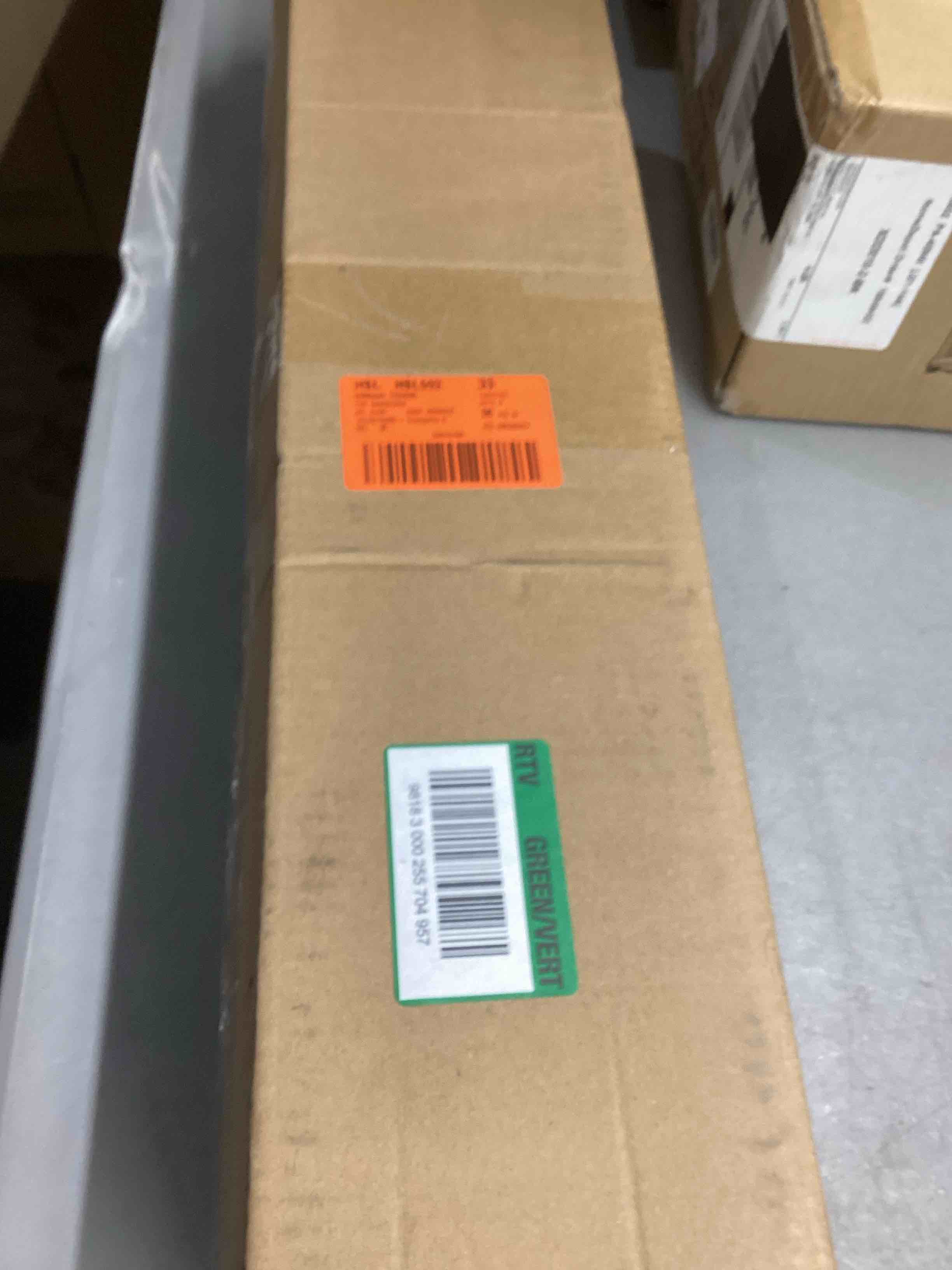 https://s3.amazonaws.com/lotting-images-prod/bidfta/RED3563692_1703260243256.jpeg