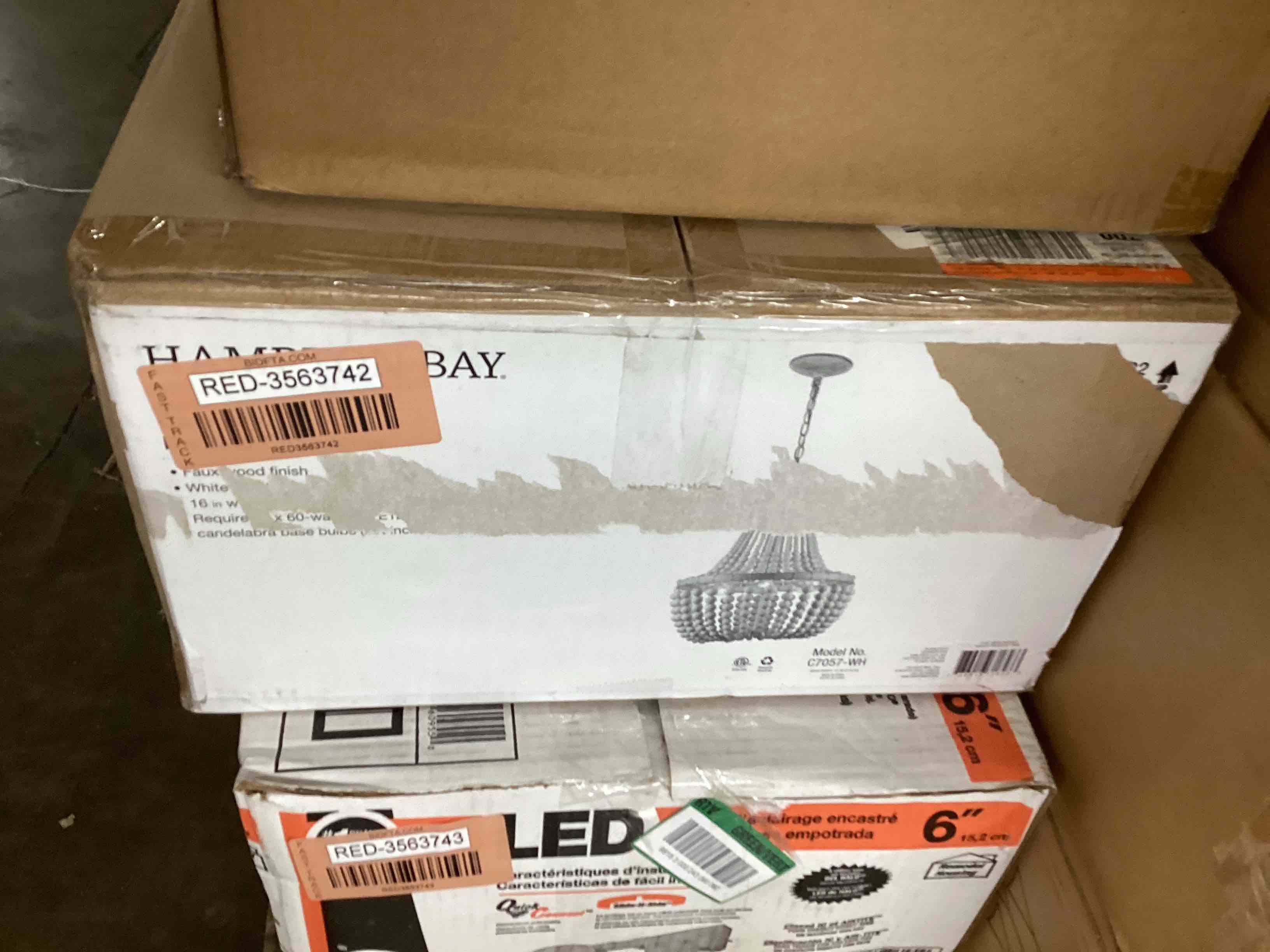 https://s3.amazonaws.com/lotting-images-prod/bidfta/RED3563742_1703268682232.jpeg