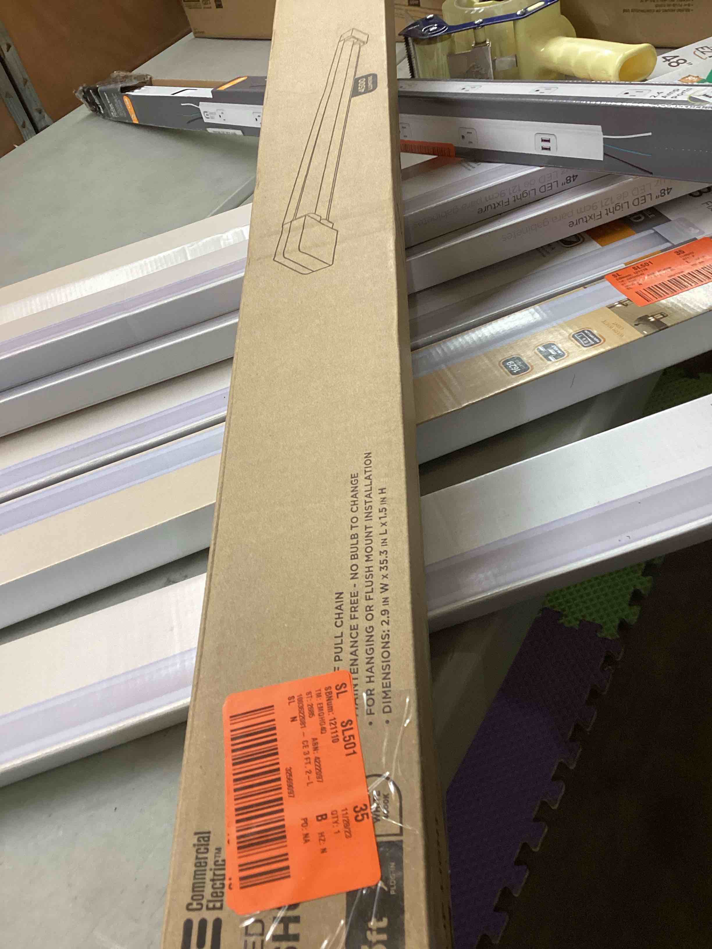 https://s3.amazonaws.com/lotting-images-prod/bidfta/RED3565108_1702492717522.jpeg