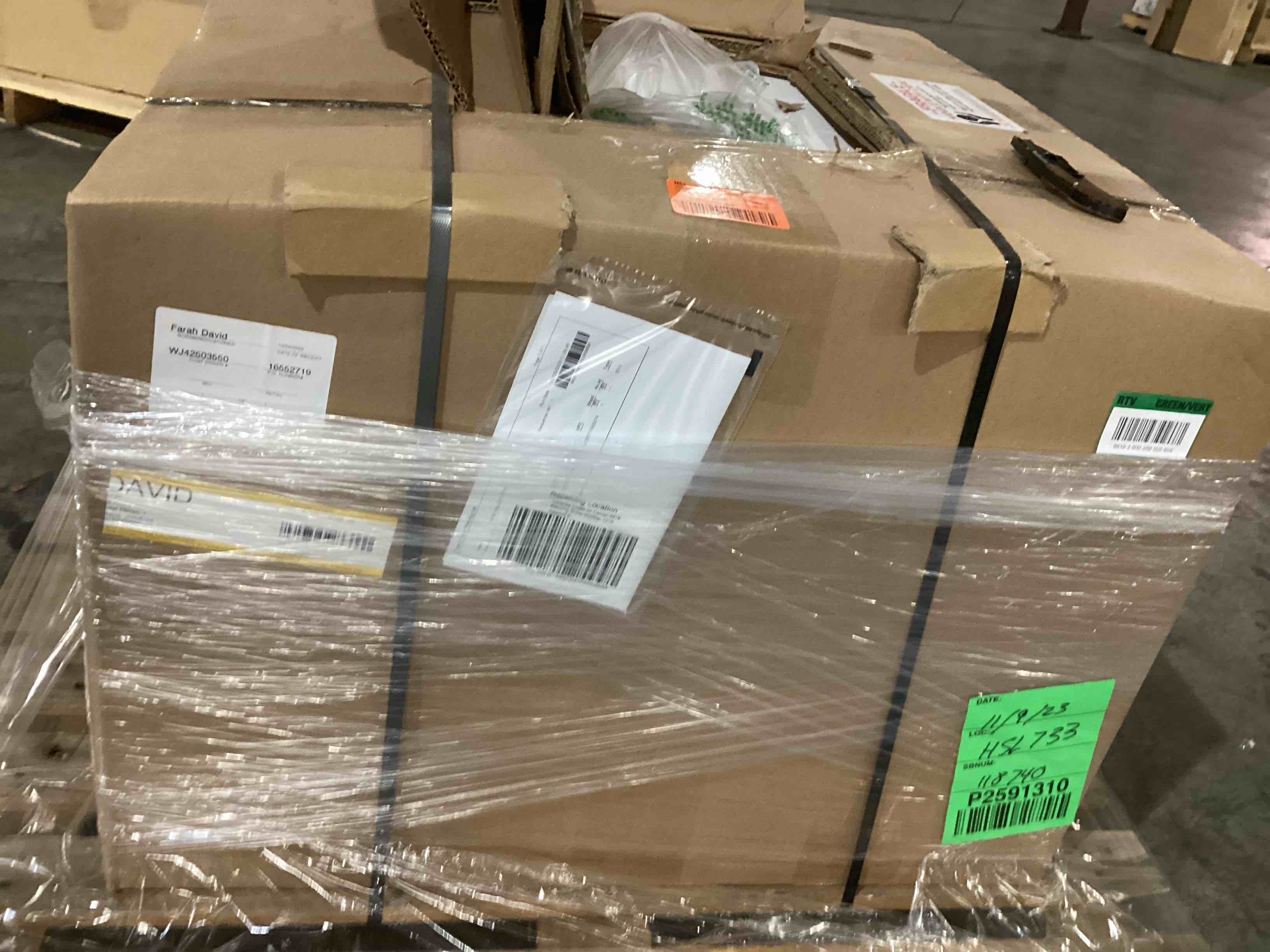 https://s3.amazonaws.com/lotting-images-prod/bidfta/RED3566284_1700660453583.jpeg