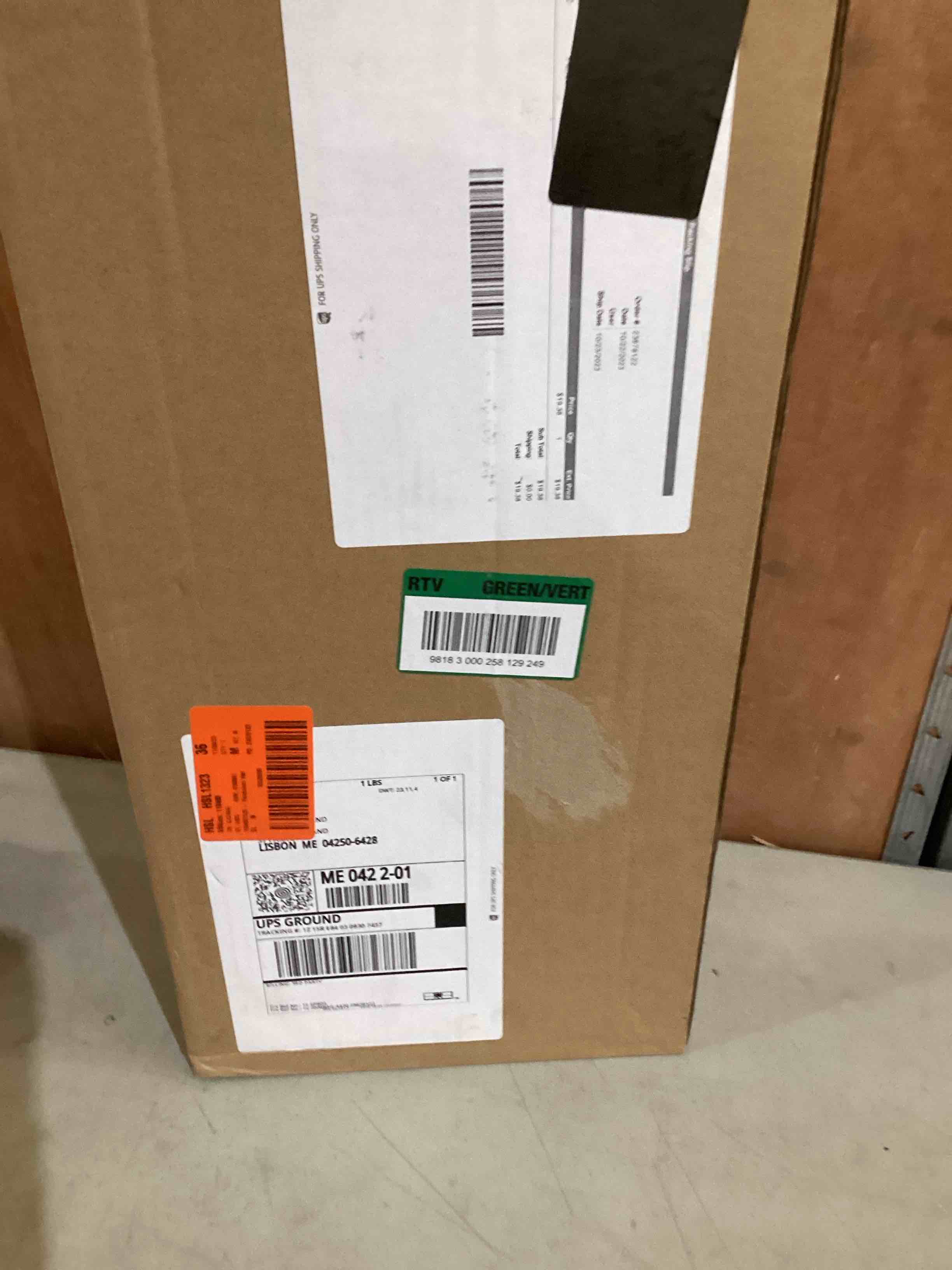 https://s3.amazonaws.com/lotting-images-prod/bidfta/RED3566377_1700682376867.jpeg