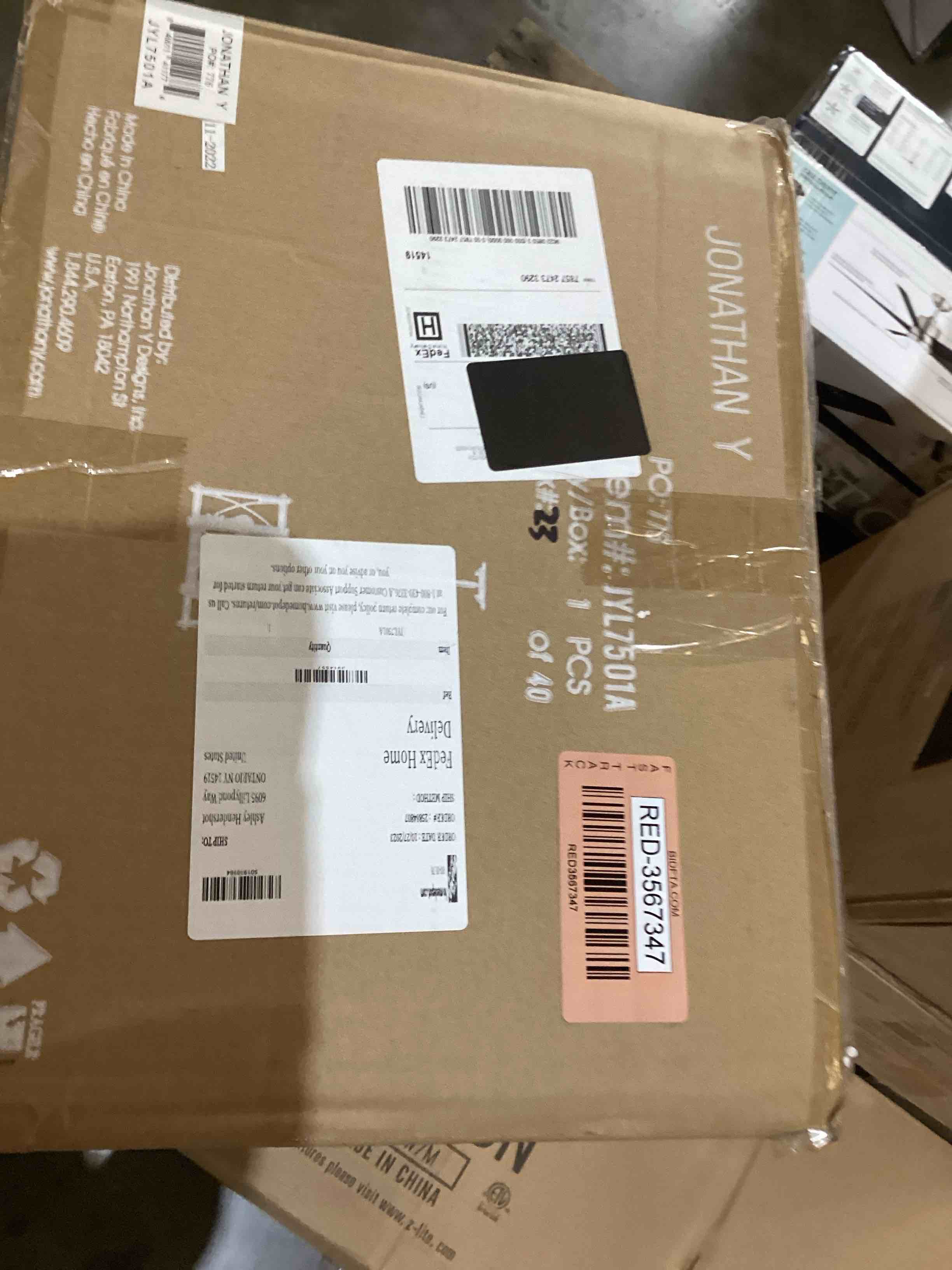https://s3.amazonaws.com/lotting-images-prod/bidfta/RED3567347_1701892472216.jpeg