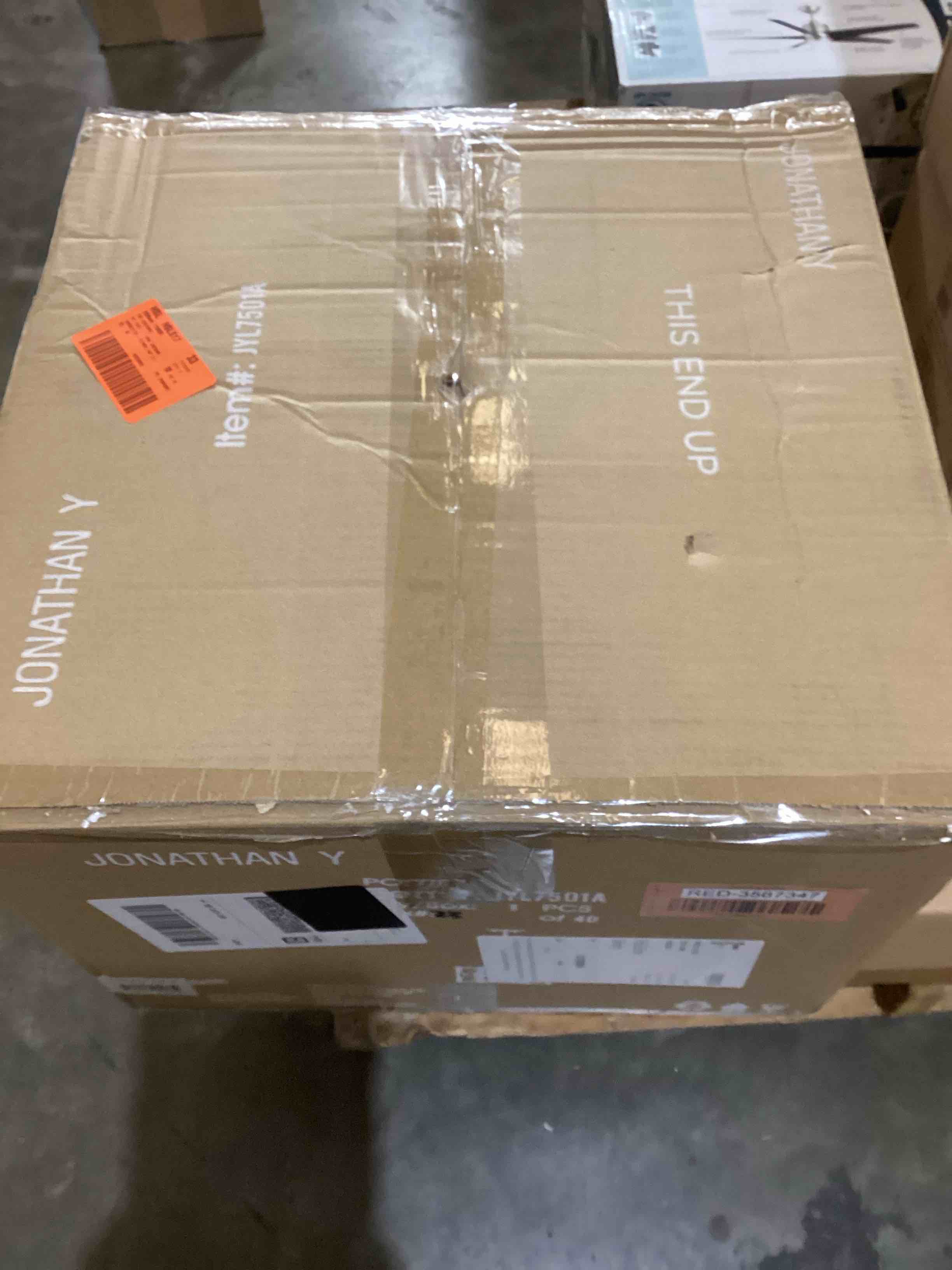 https://s3.amazonaws.com/lotting-images-prod/bidfta/RED3567347_1701892479707.jpeg