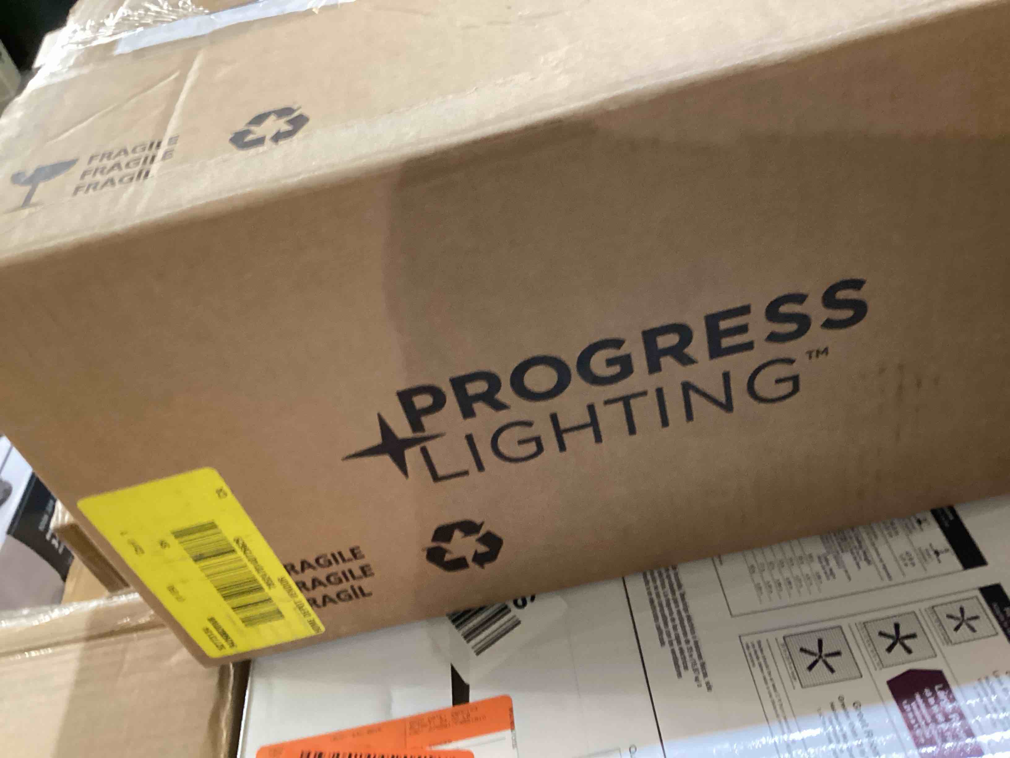 https://s3.amazonaws.com/lotting-images-prod/bidfta/RED3567350_1701892156259.jpeg