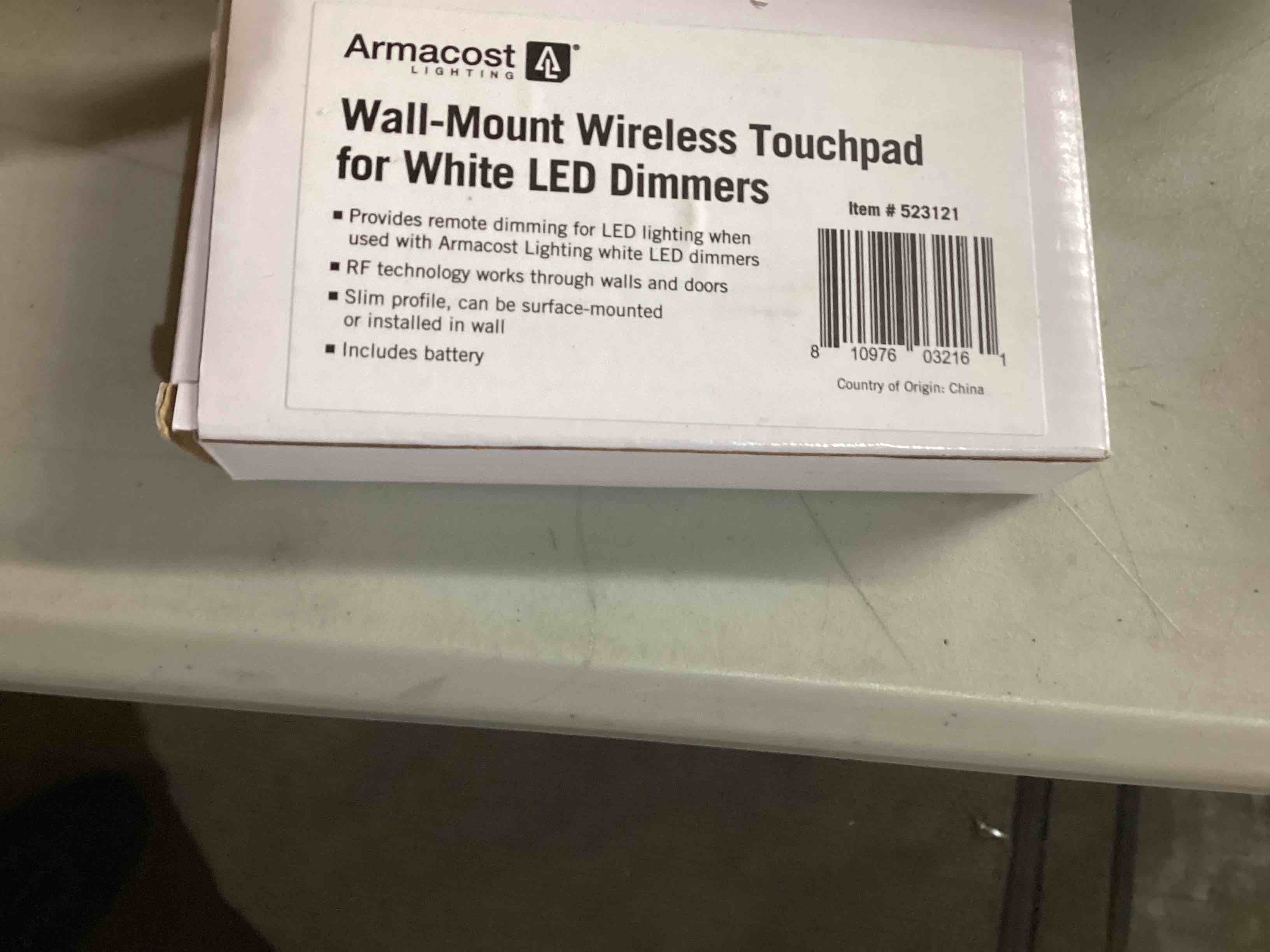 https://s3.amazonaws.com/lotting-images-prod/bidfta/RED3567355_1701893213781.jpeg
