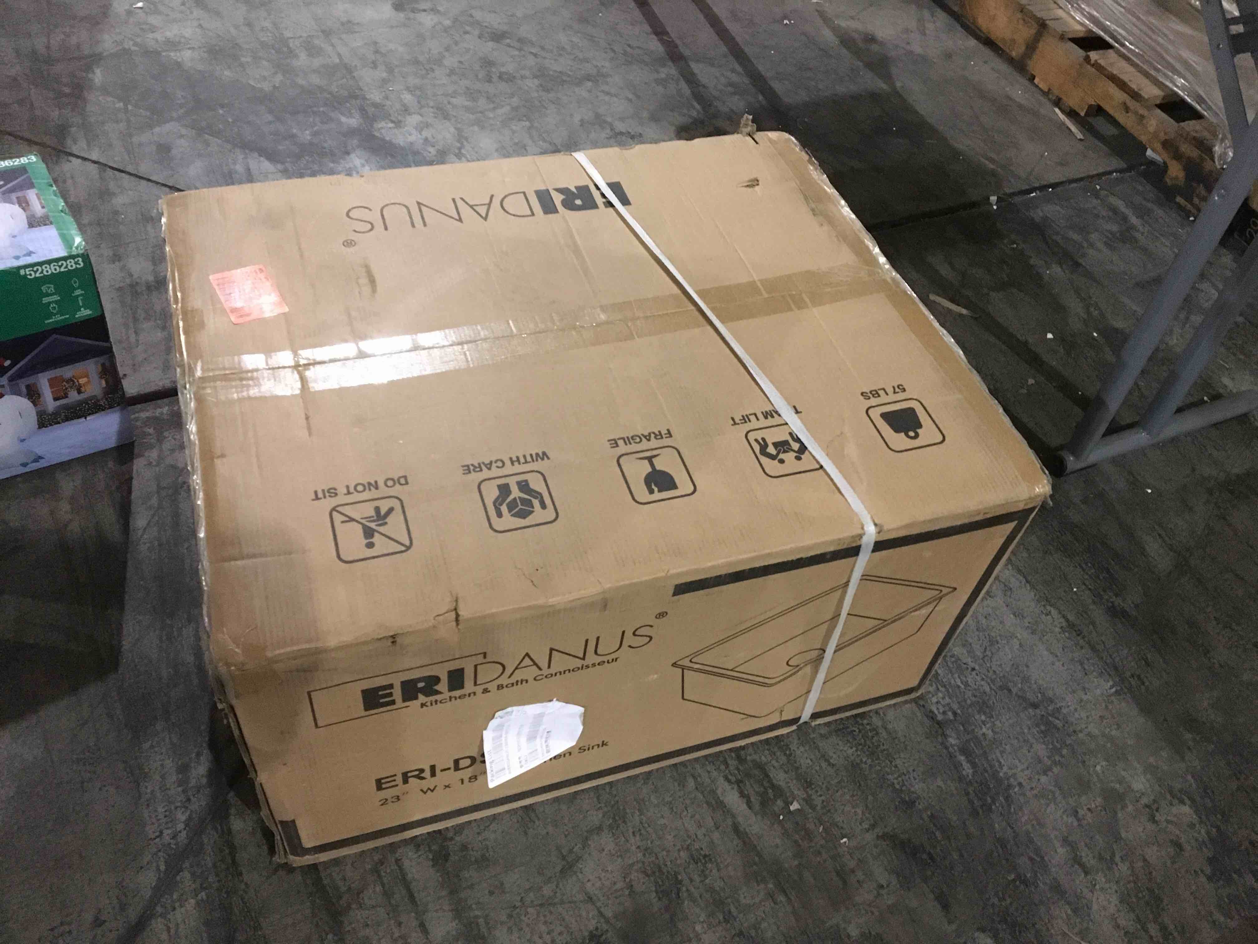 https://s3.amazonaws.com/lotting-images-prod/bidfta/RED3568497_1707308775244.jpeg