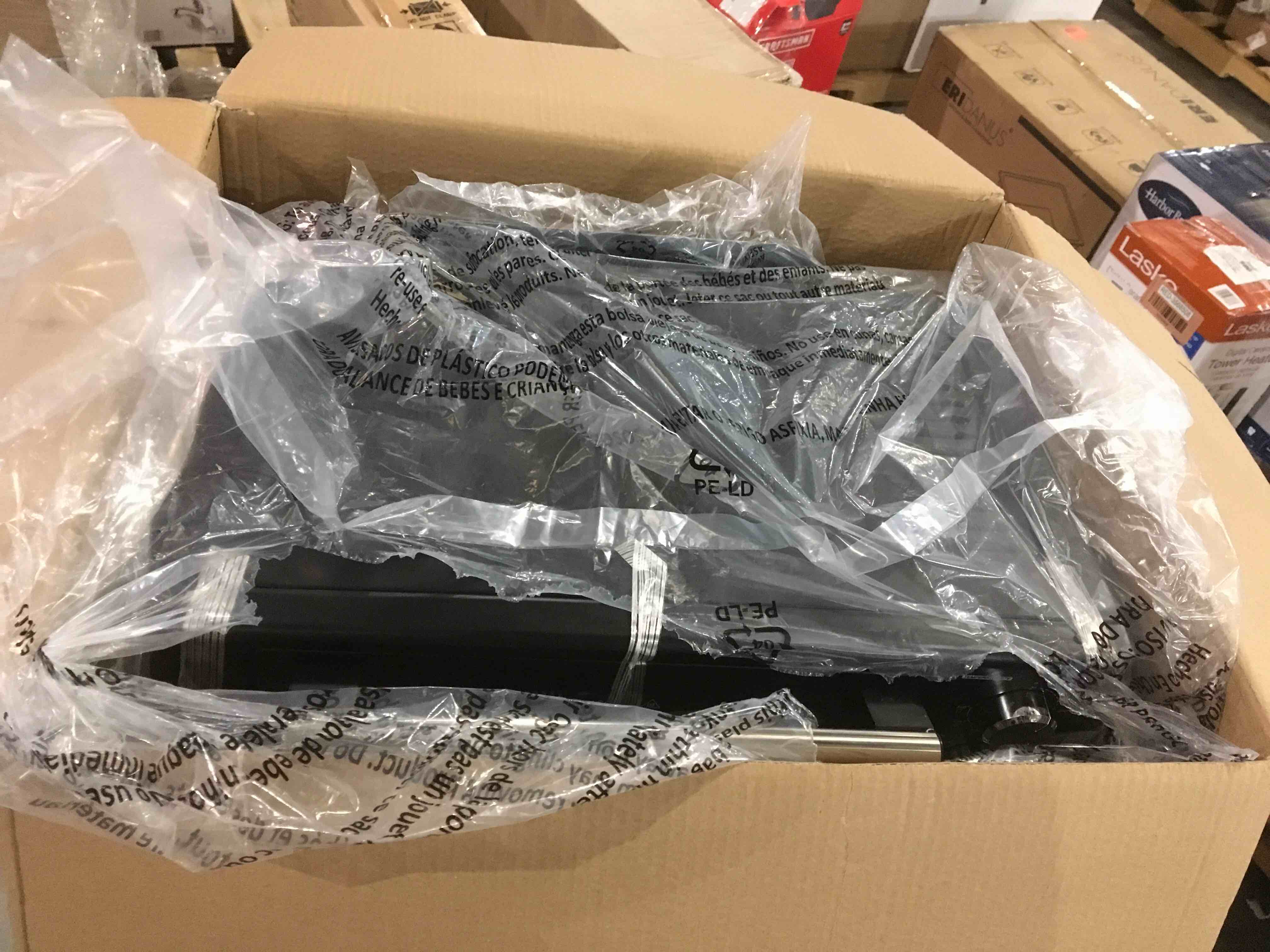 https://s3.amazonaws.com/lotting-images-prod/bidfta/RED3568537_1707400668654.jpeg