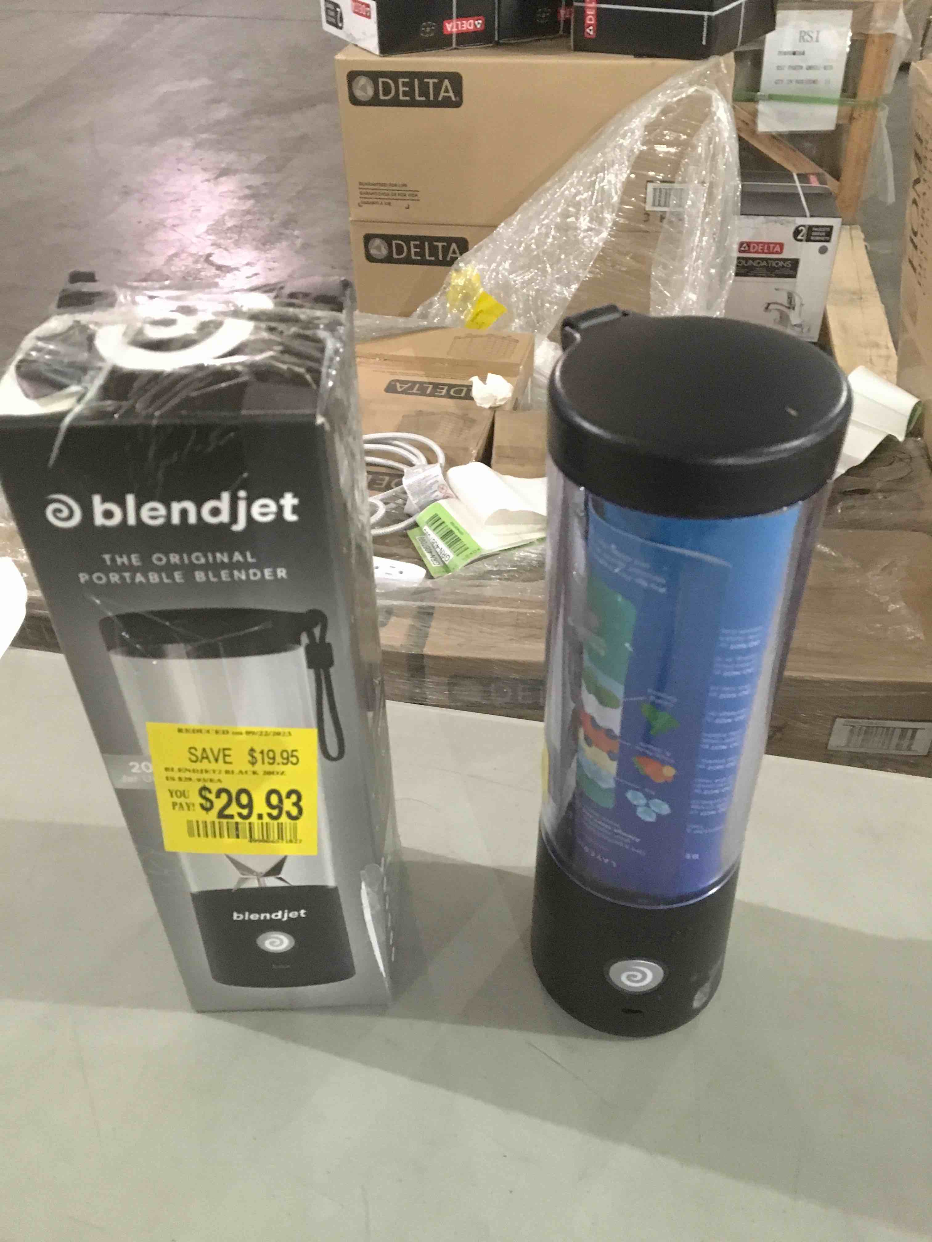 https://s3.amazonaws.com/lotting-images-prod/bidfta/RED3568557_1707402173544.jpeg