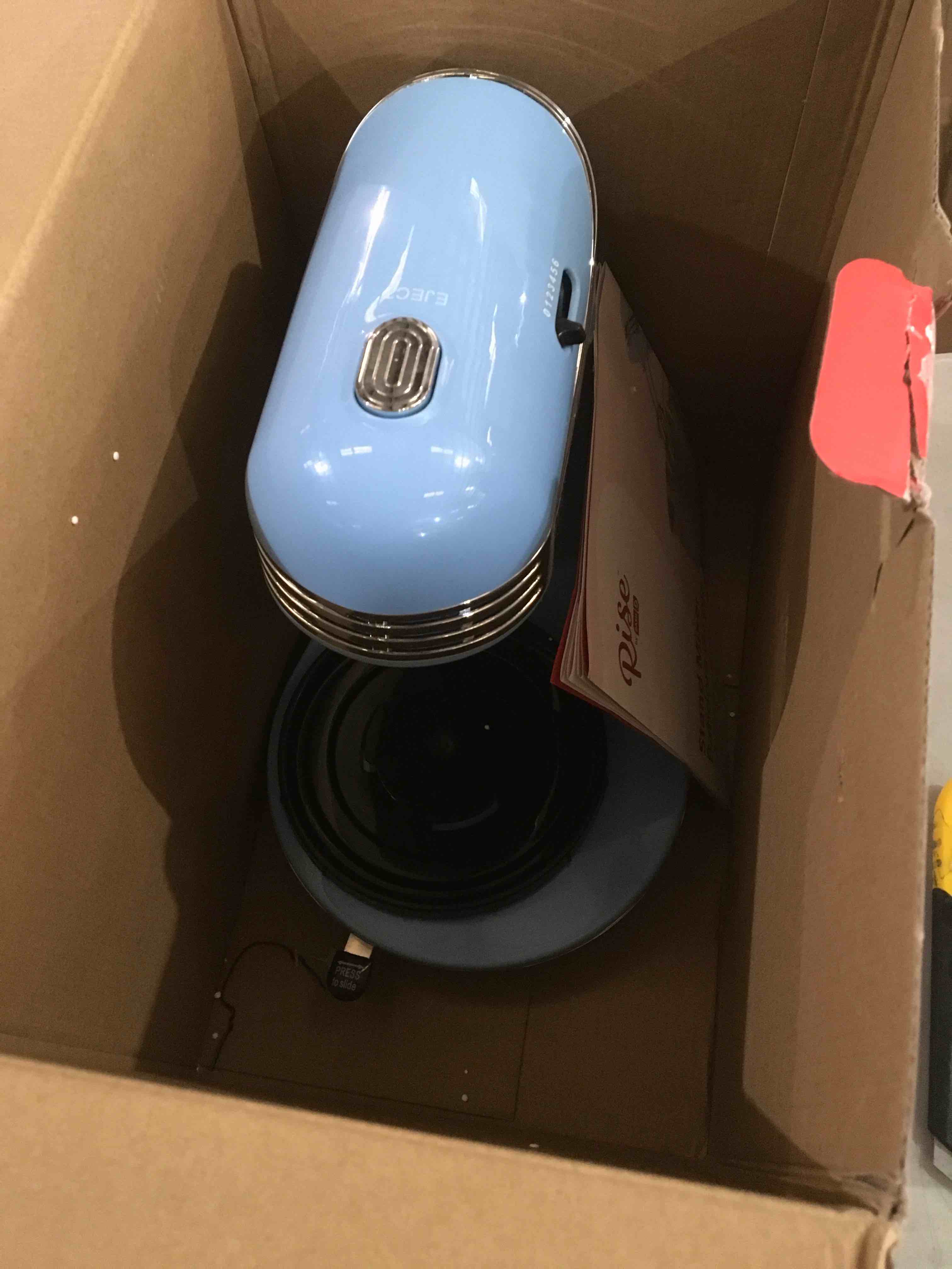 https://s3.amazonaws.com/lotting-images-prod/bidfta/RED3568561_1707402670629.jpeg