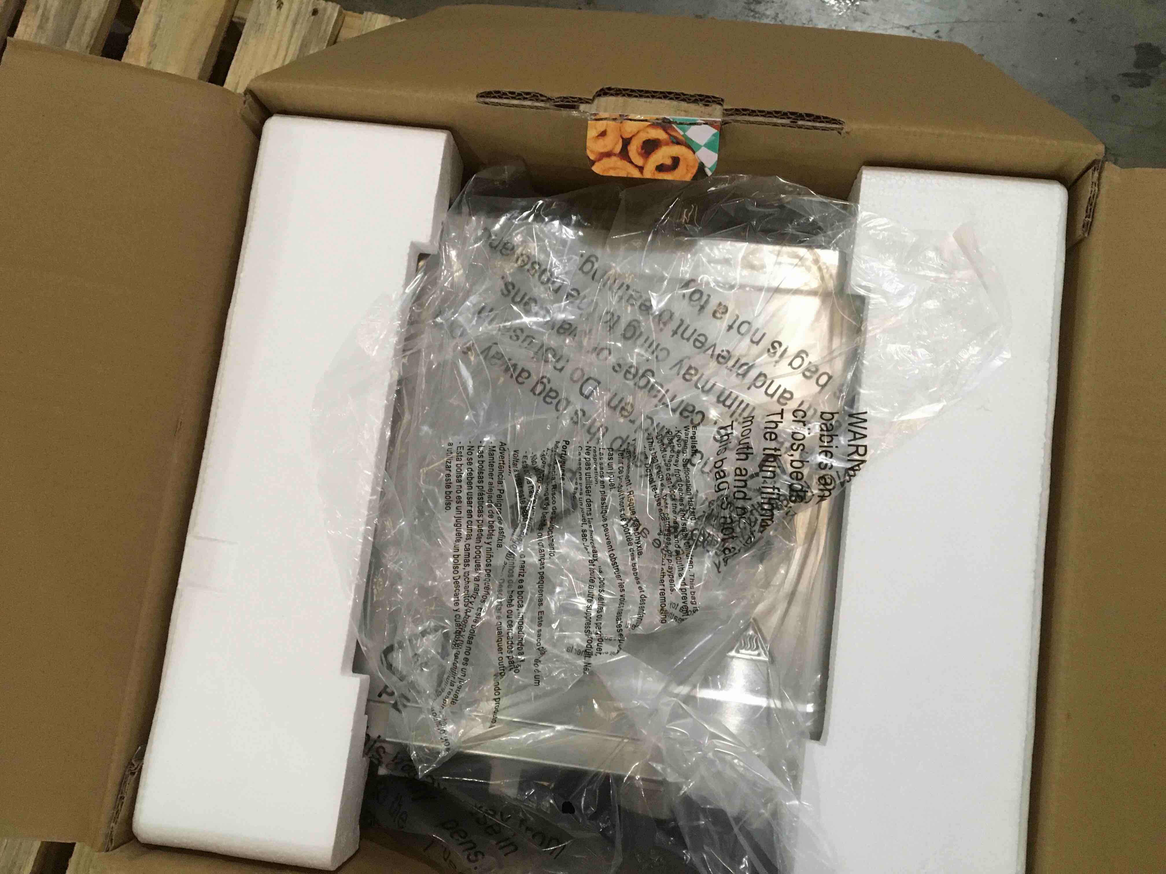 https://s3.amazonaws.com/lotting-images-prod/bidfta/RED3568568_1707403137682.jpeg