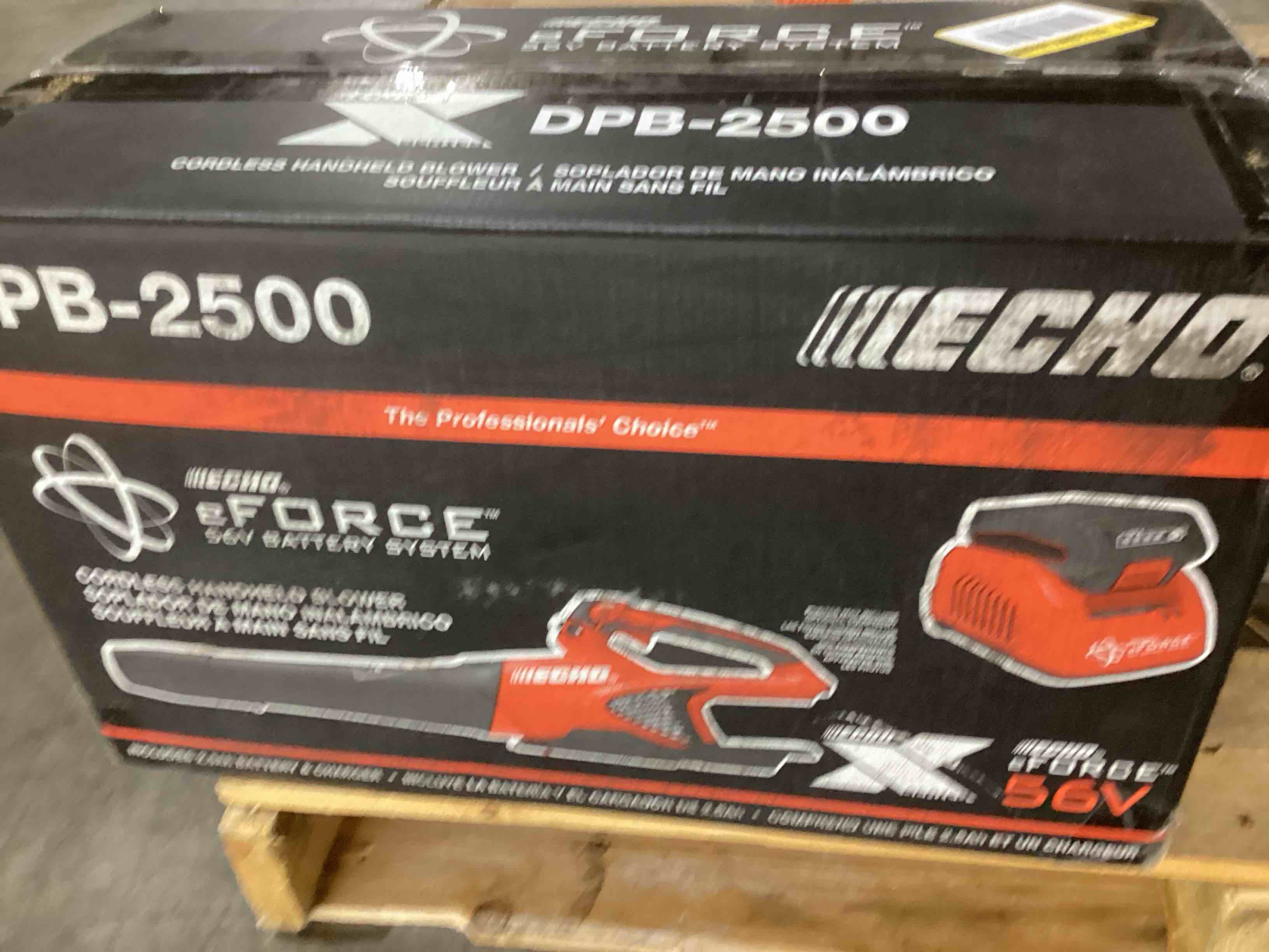https://s3.amazonaws.com/lotting-images-prod/bidfta/RED3569240_1707919703201.jpeg