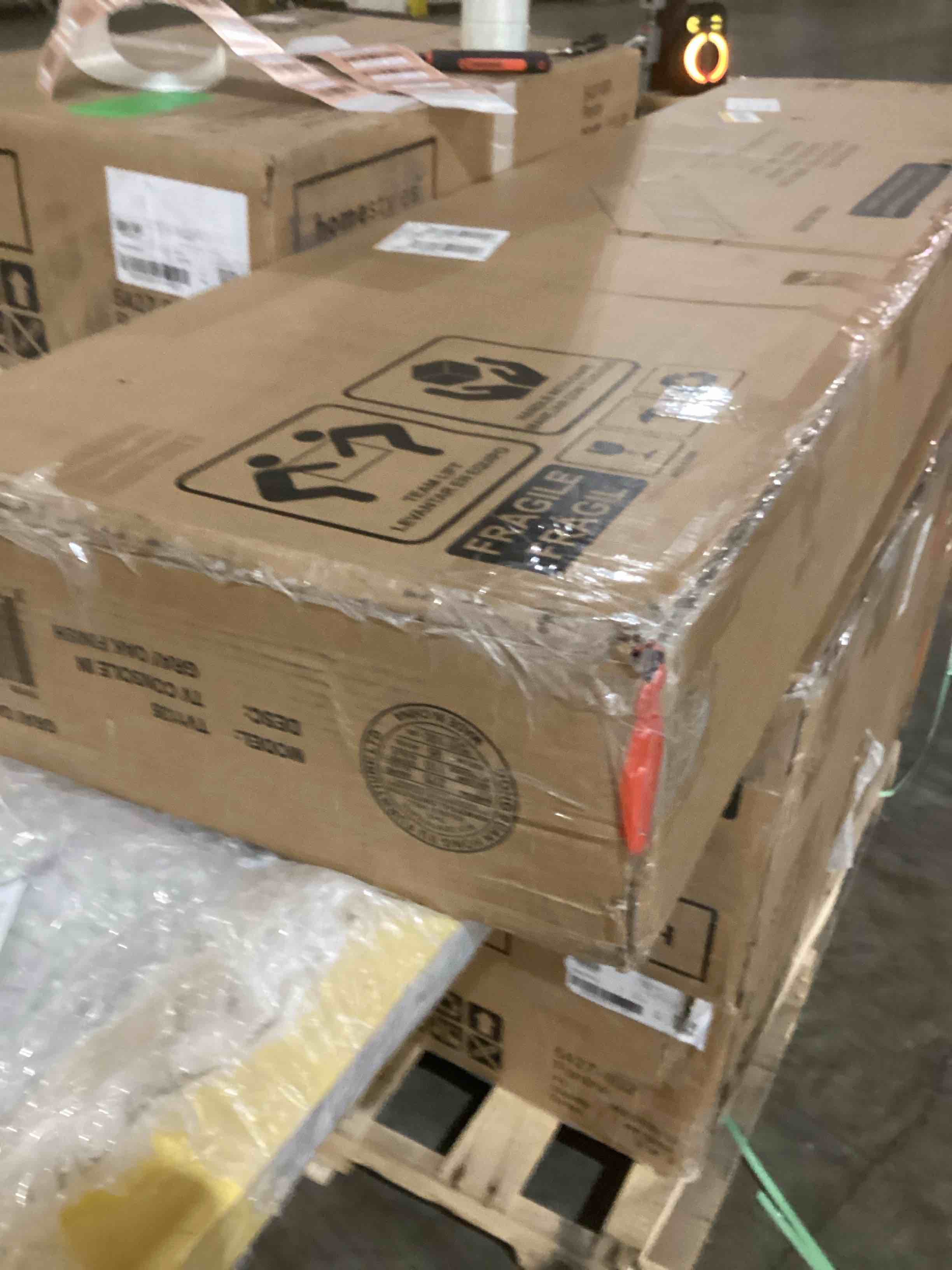https://s3.amazonaws.com/lotting-images-prod/bidfta/RED3569537_1708350341490.jpeg
