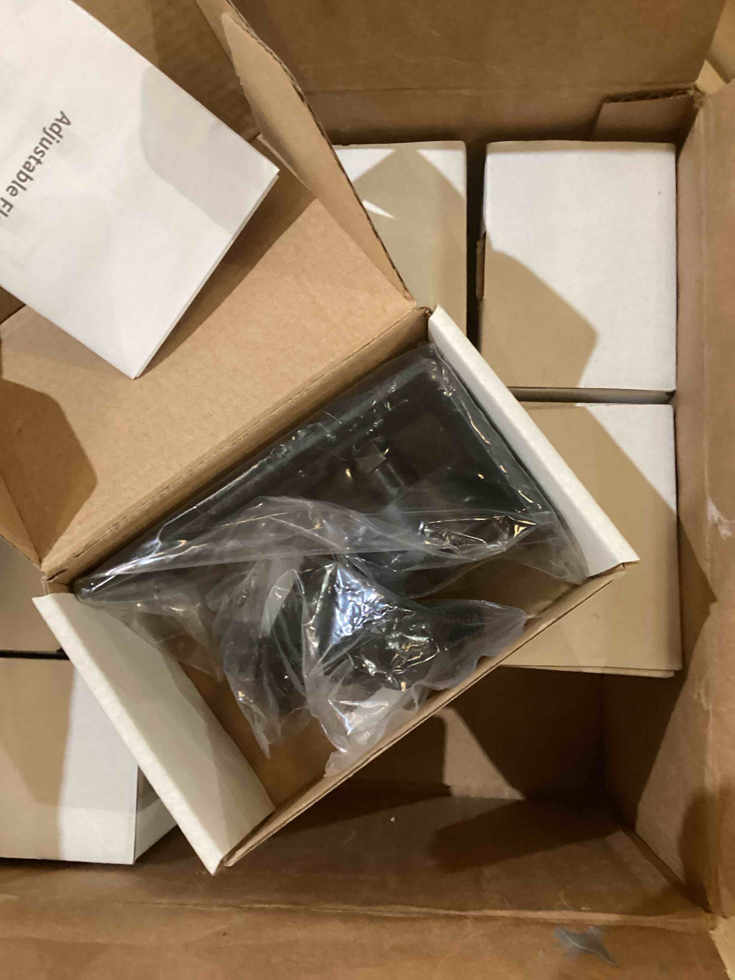 https://s3.amazonaws.com/lotting-images-prod/bidfta/RED3569597_1708375728798.jpeg