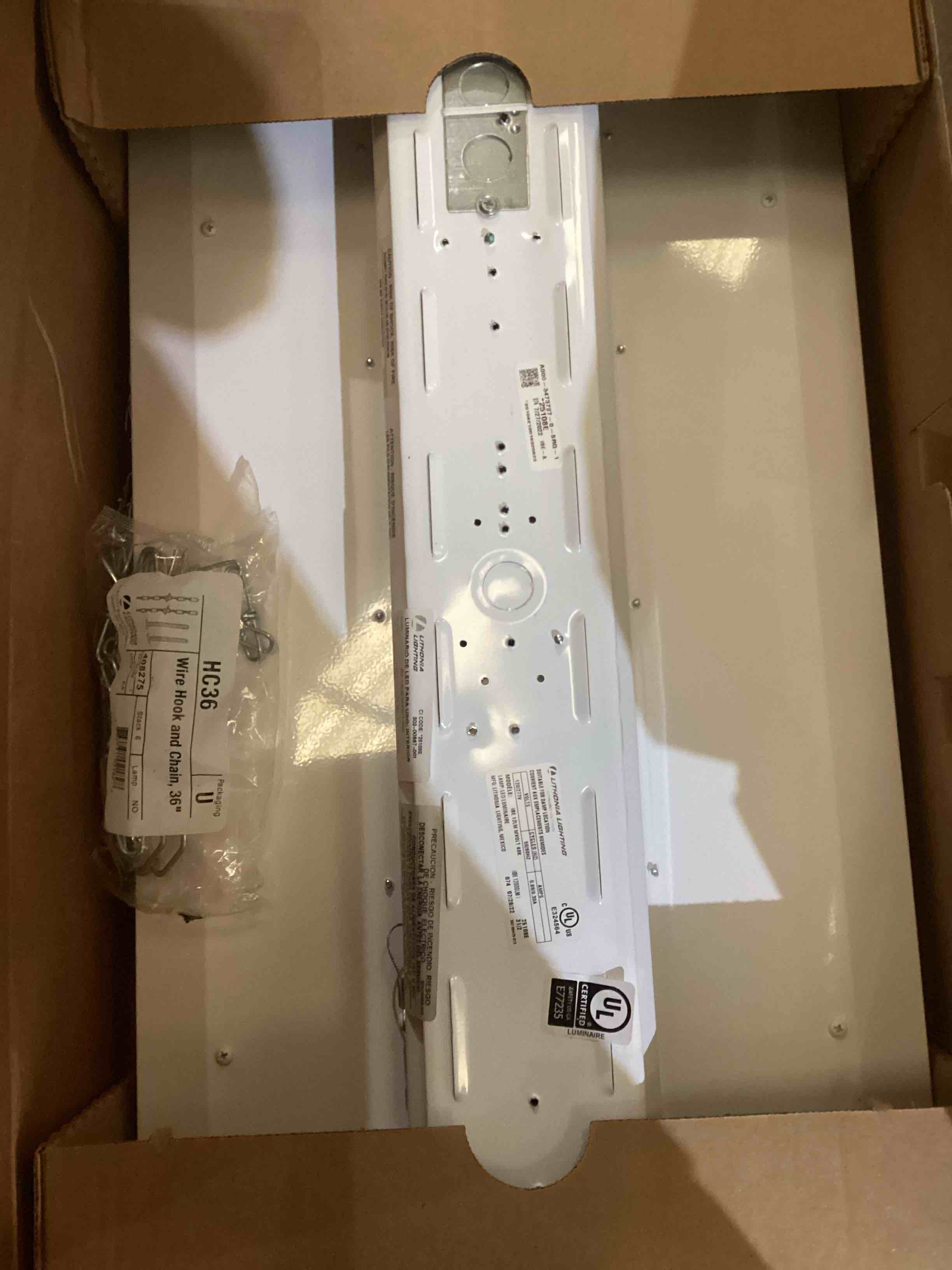 https://s3.amazonaws.com/lotting-images-prod/bidfta/RED3570403_1709146582662.jpeg