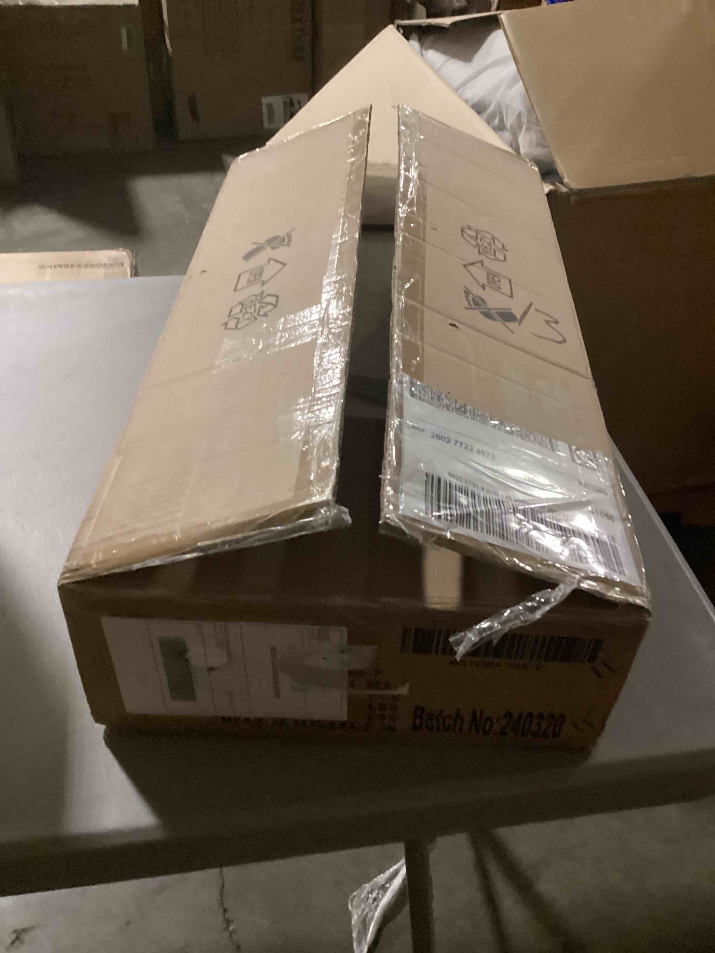 https://s3.amazonaws.com/lotting-images-prod/bidfta/RED3571013_1730848643912.jpeg